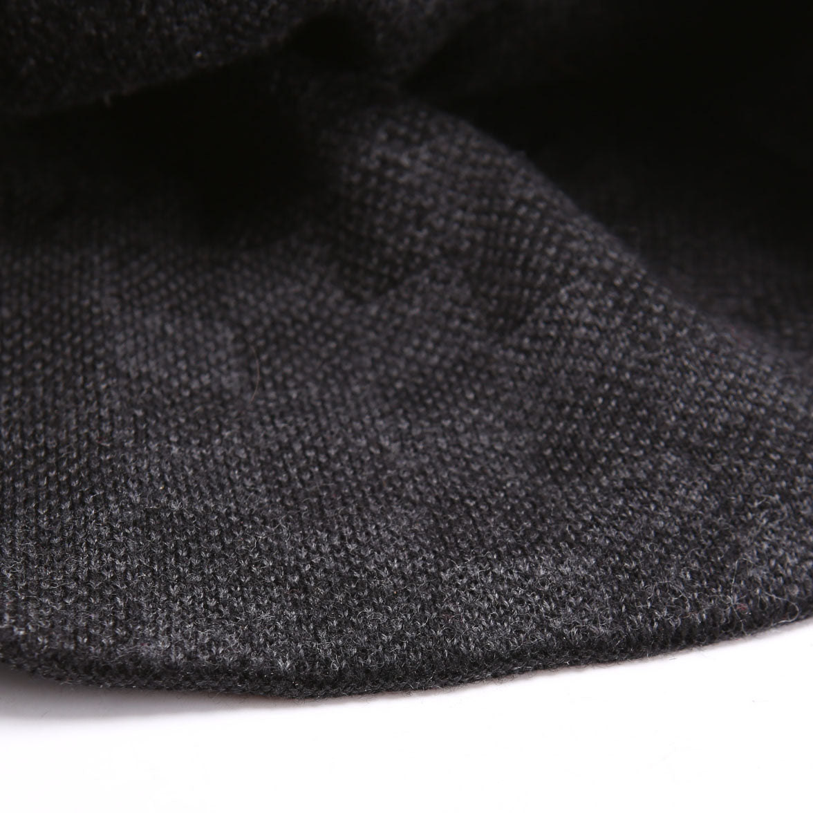 Neo Petite Damier Beanie Black