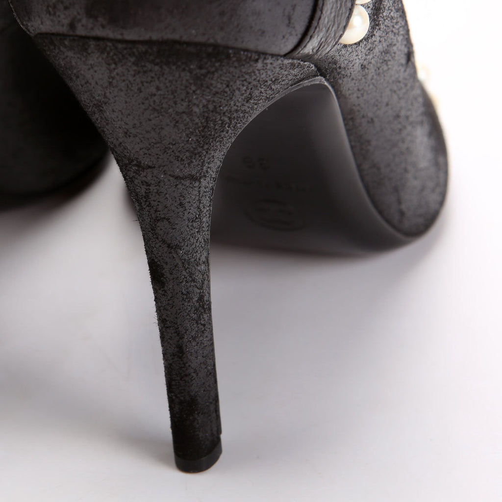 CC Logo Pearl Pumps Size 39 Black