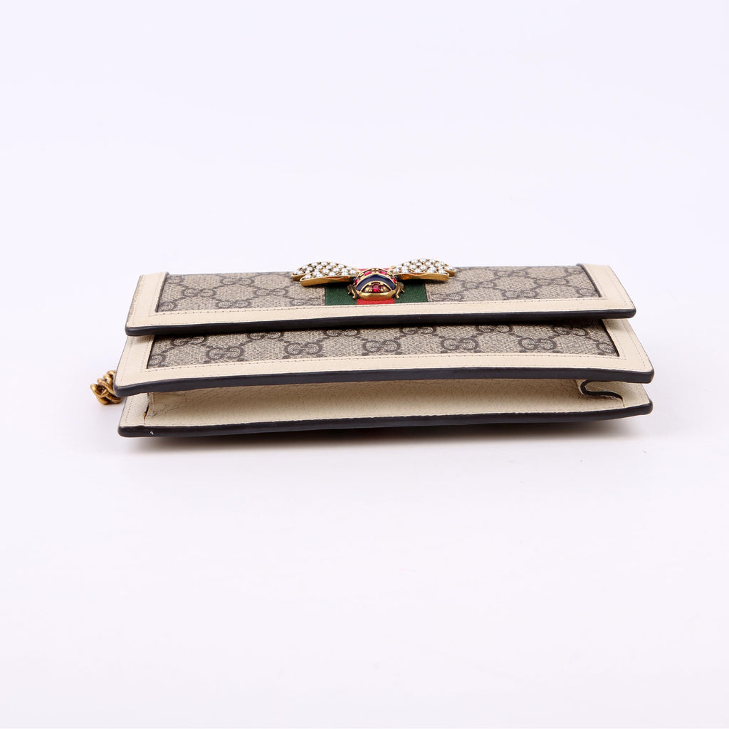 476079 Queen Margaret Wallet On Chain White