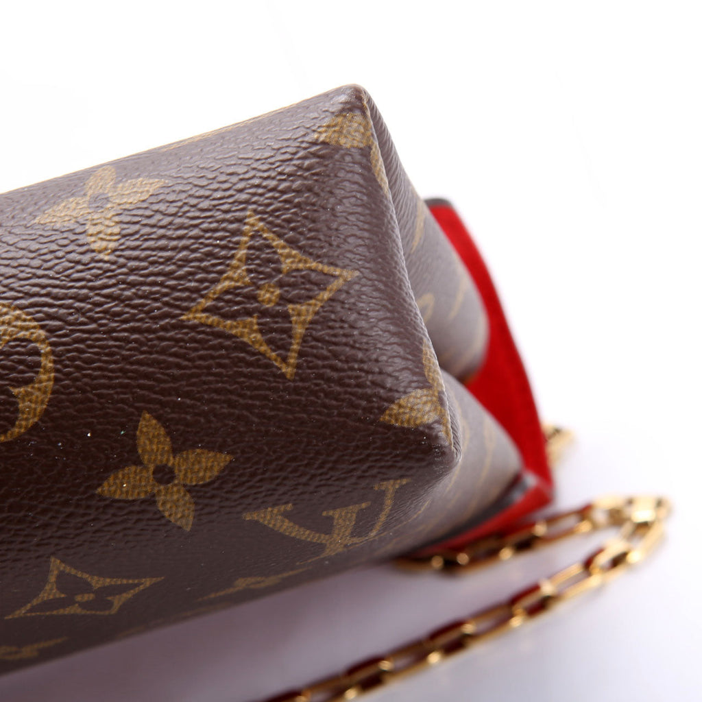 Pallas Chain Monogram