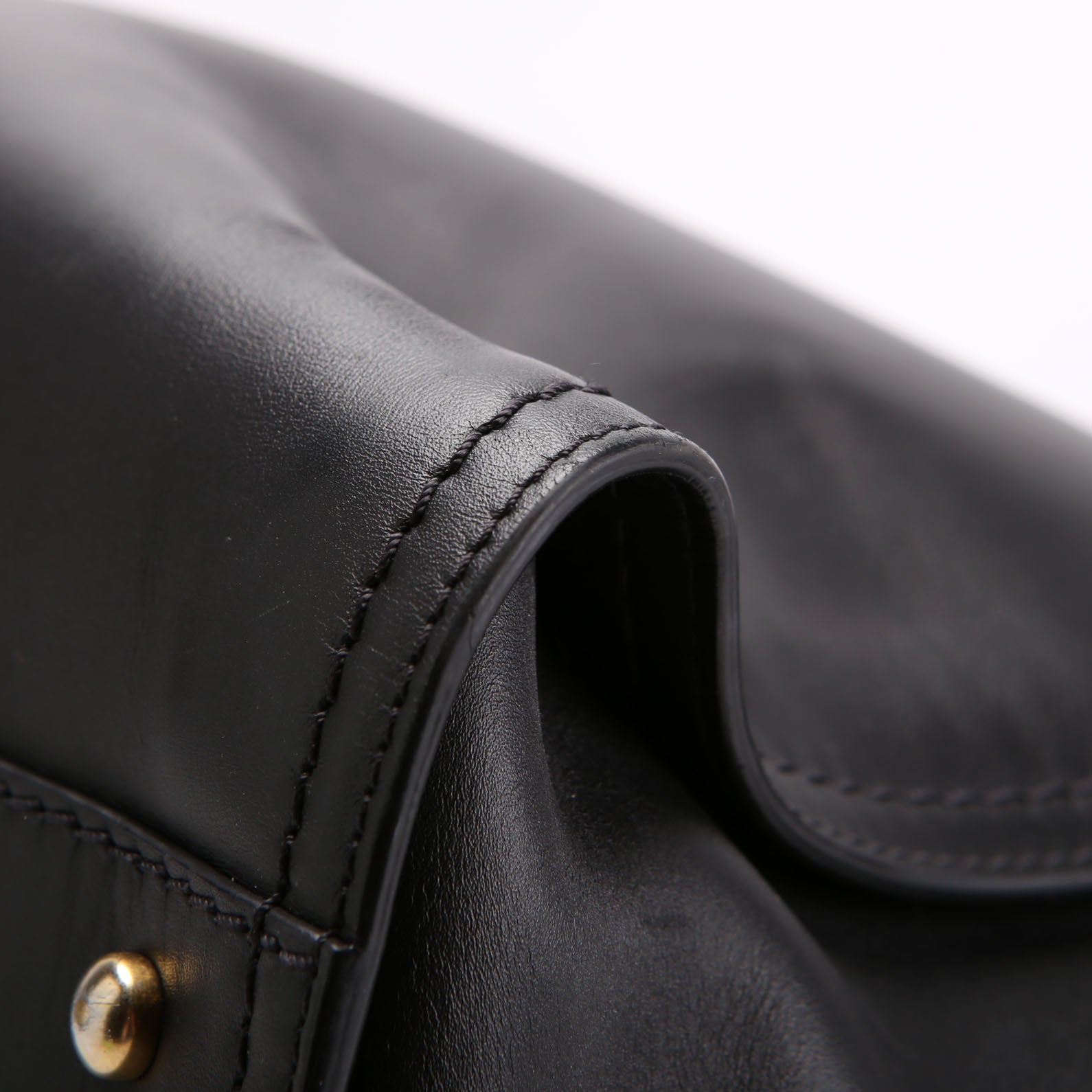 Deauville Embossed Calfskin Medium 31M Black