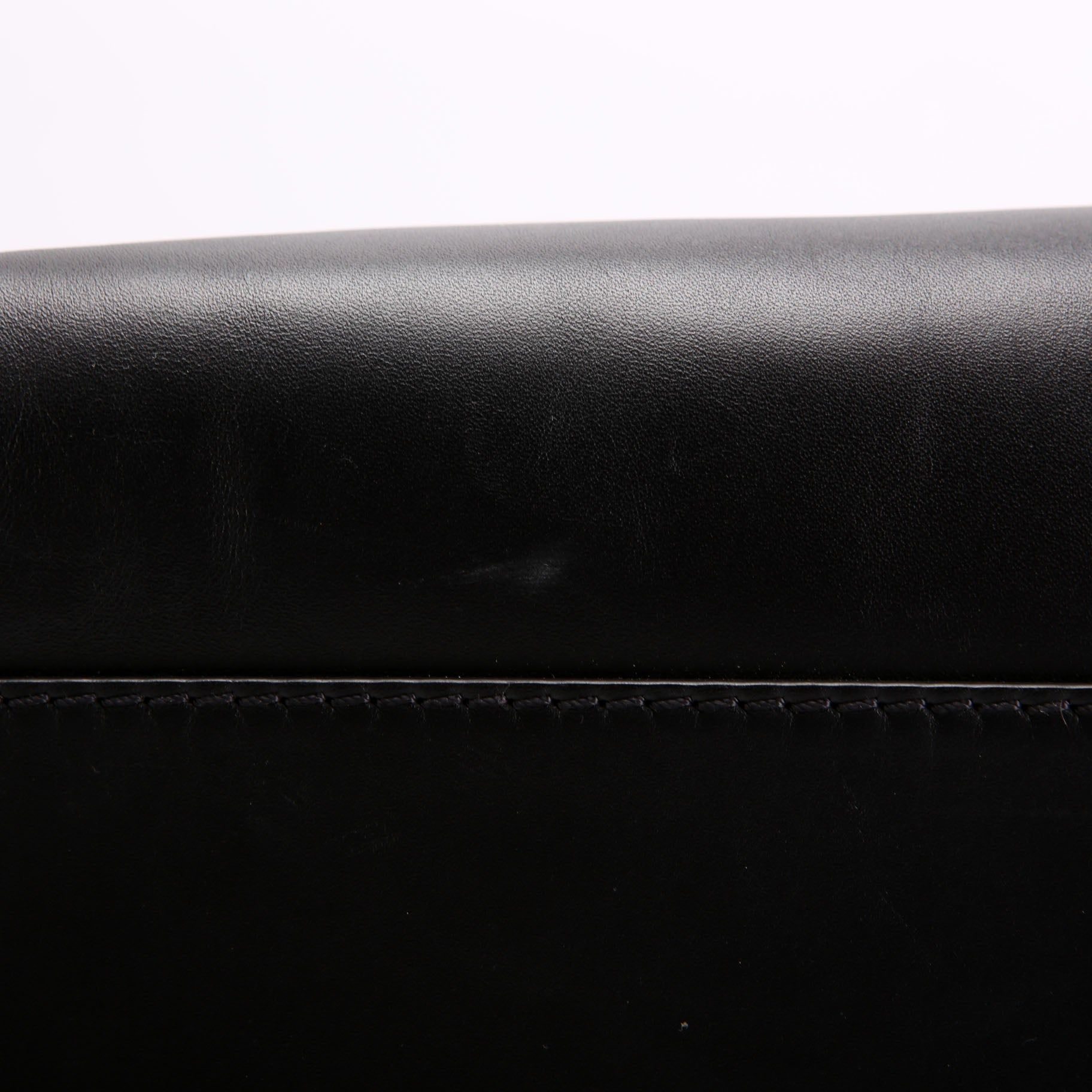 Deauville Embossed Calfskin Medium 31M Black
