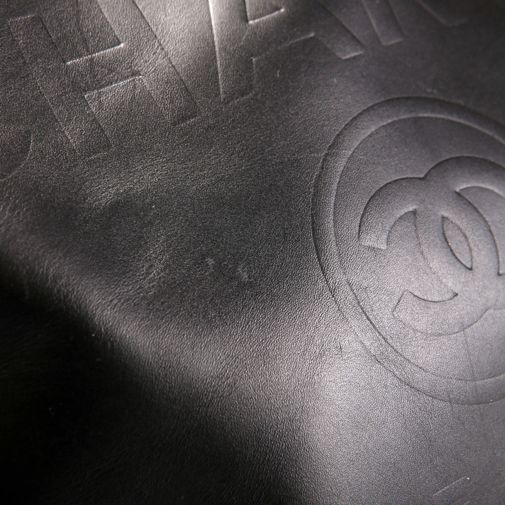 Deauville Embossed Calfskin Medium 31M Black