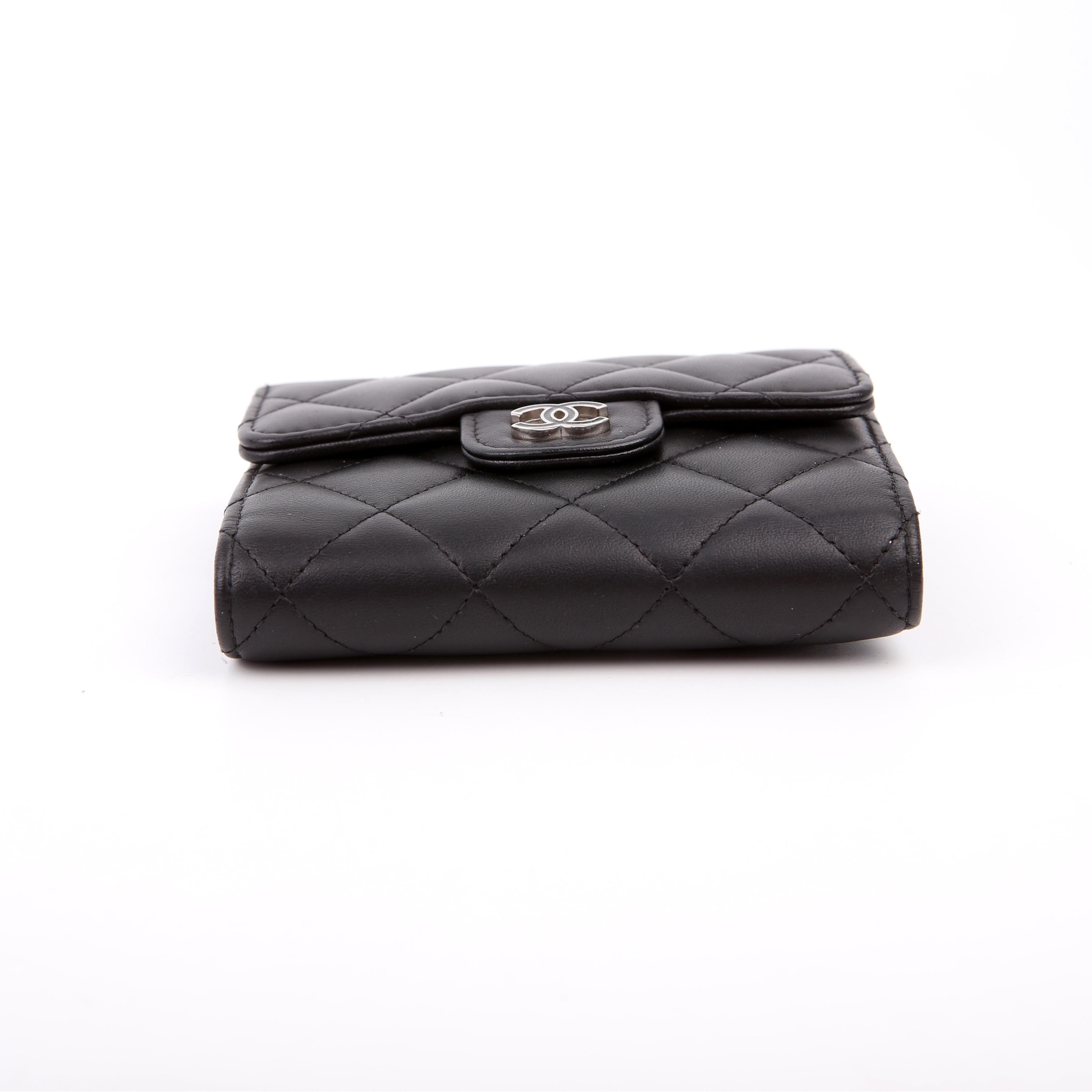 Classic Compact Flap Wallet Lambskin 26M Black