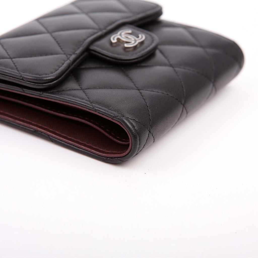 Classic Compact Flap Wallet Lambskin 26M Black
