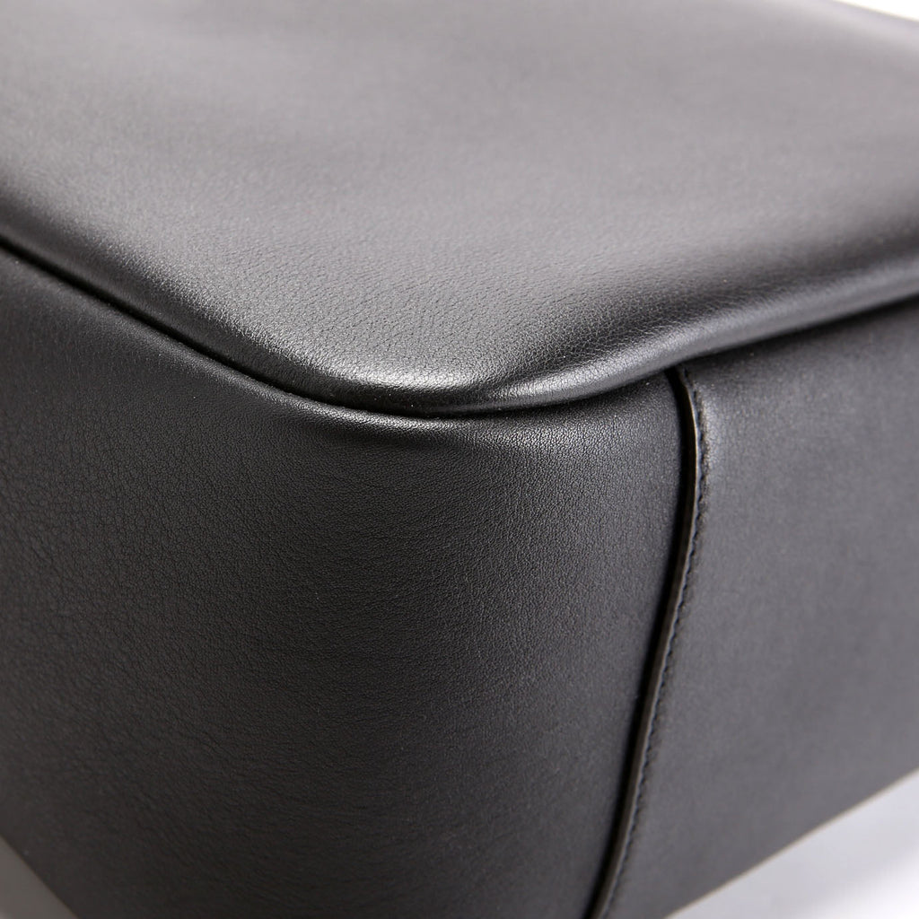 Le 5 A 7 Supple Large Hobo 850545 Black