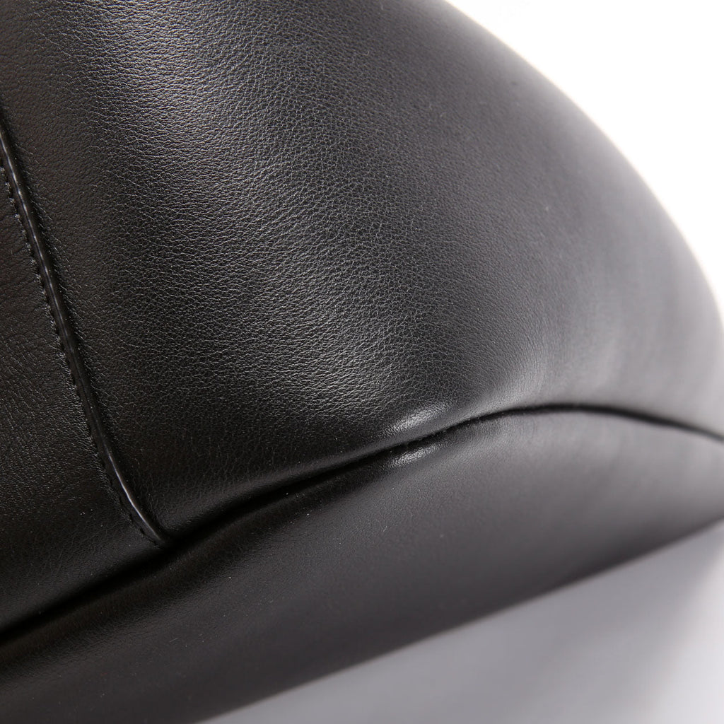 Le 5 A 7 Supple Large Hobo 850545 Black