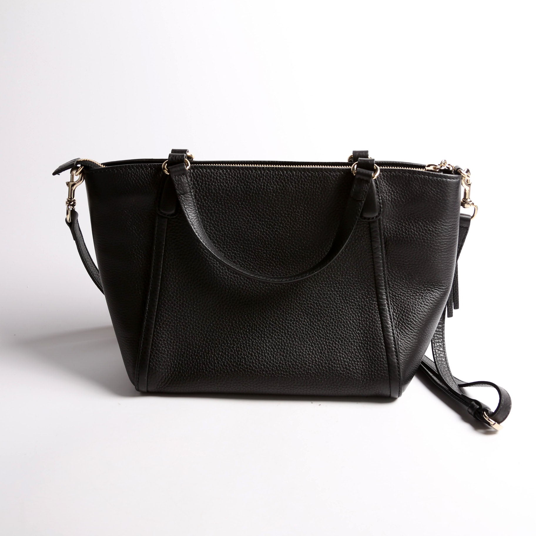 369176 Soho Crossbody Black