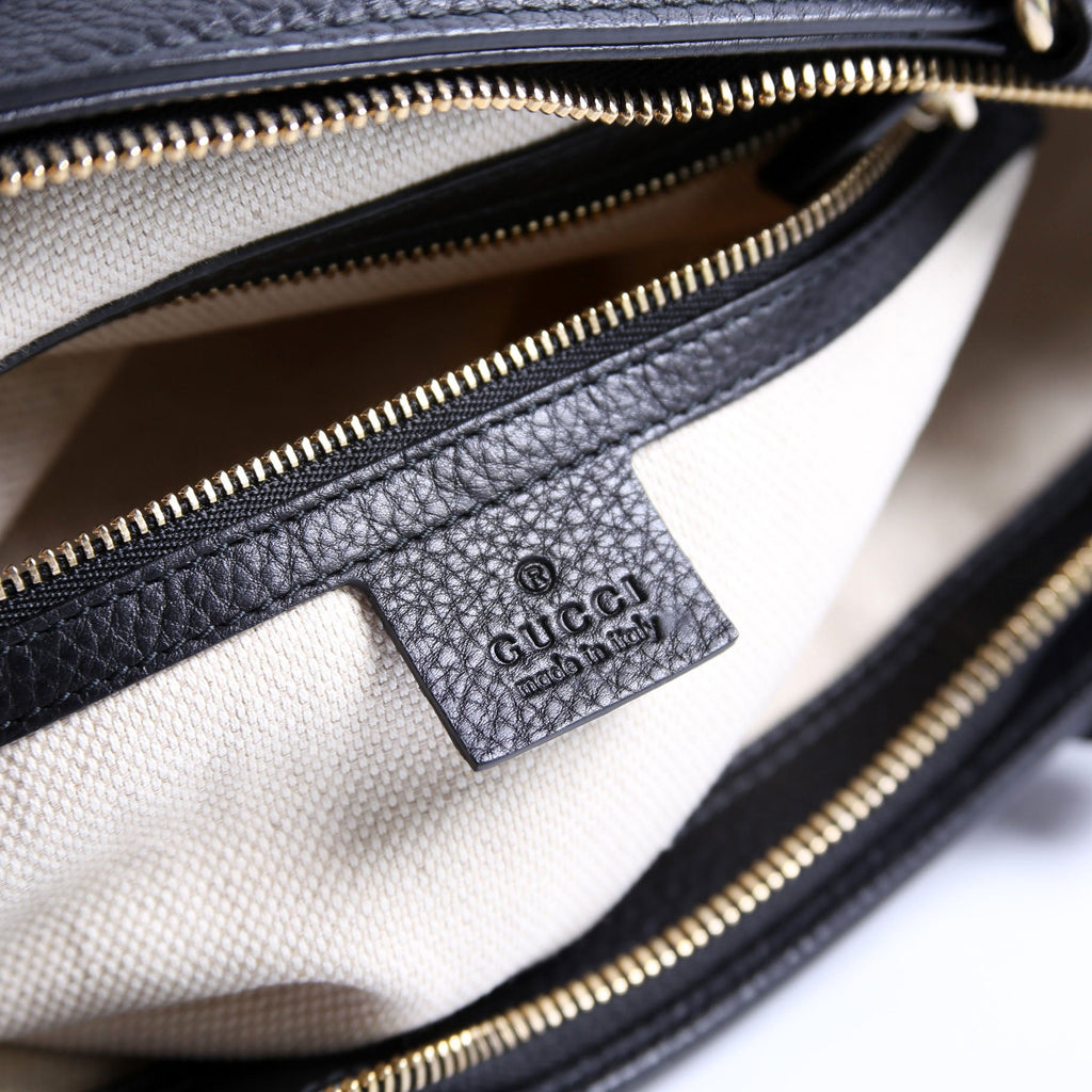 369176 Soho Crossbody Black