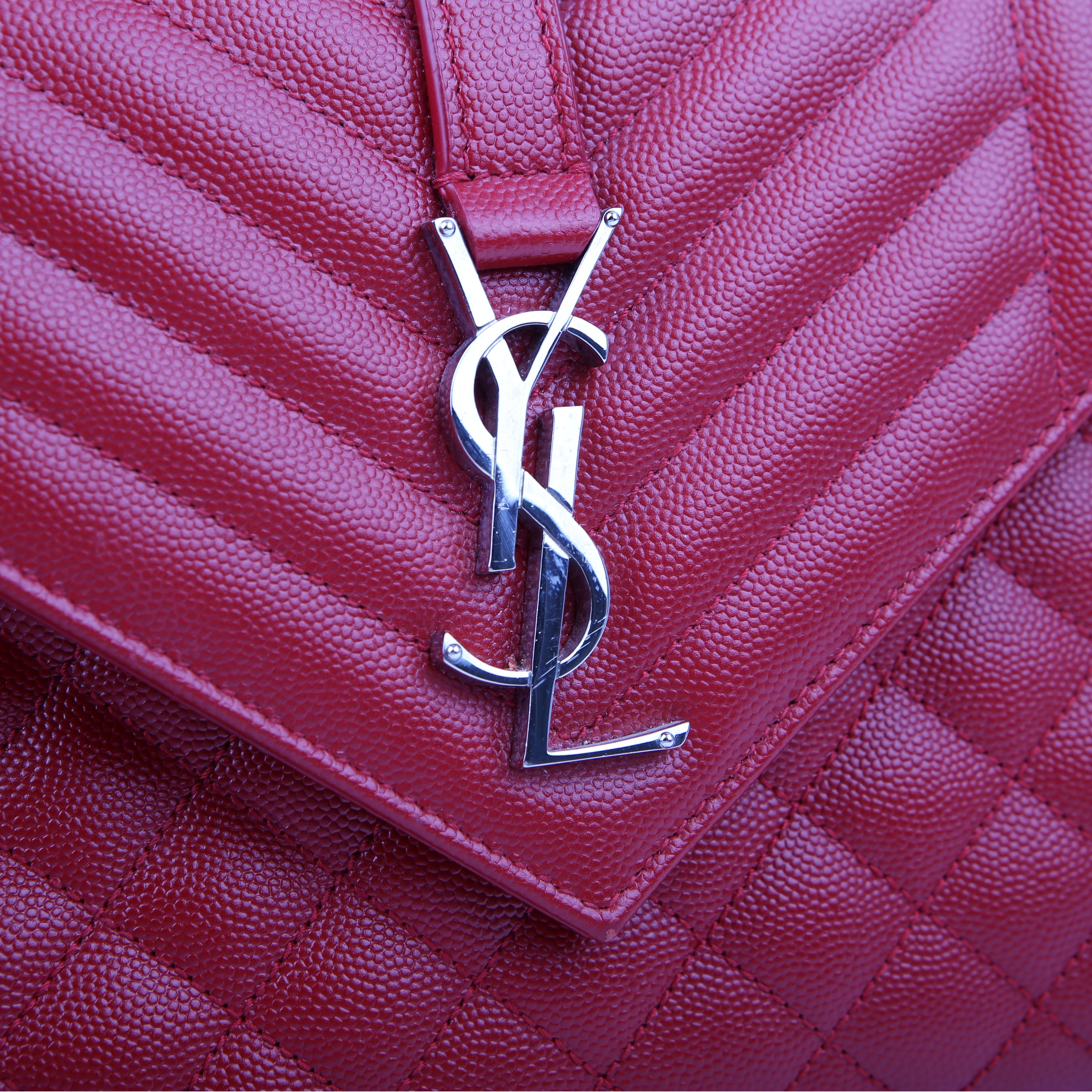 SAINT LAURENT Envelope Medium Grain De Triquilt Red