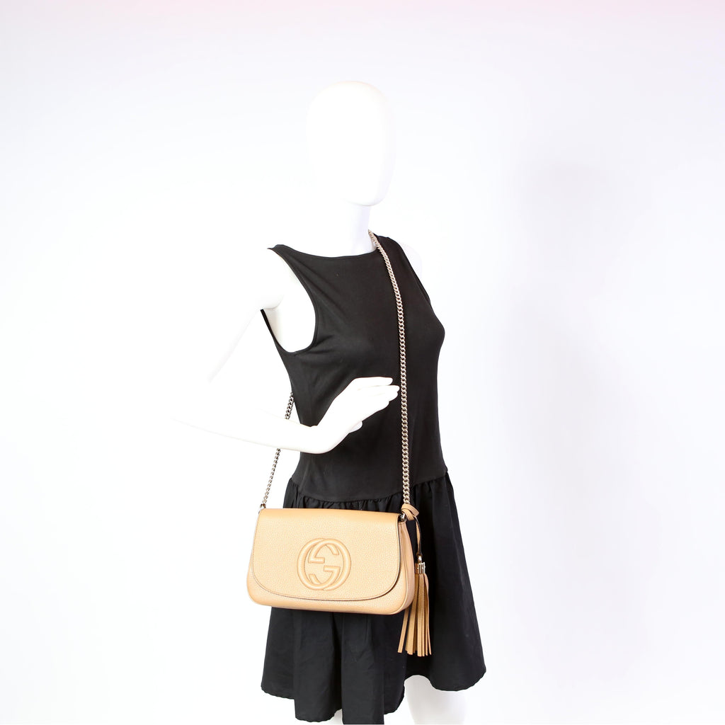 536224 Soho Chain Crossbody Medium Tan