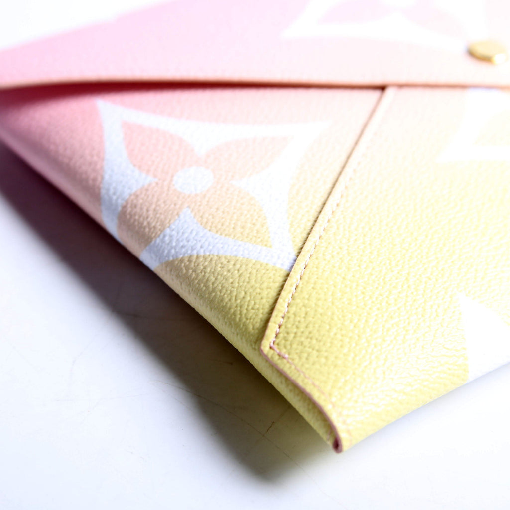 Pochette Kirigami 3-Piece By The Pool