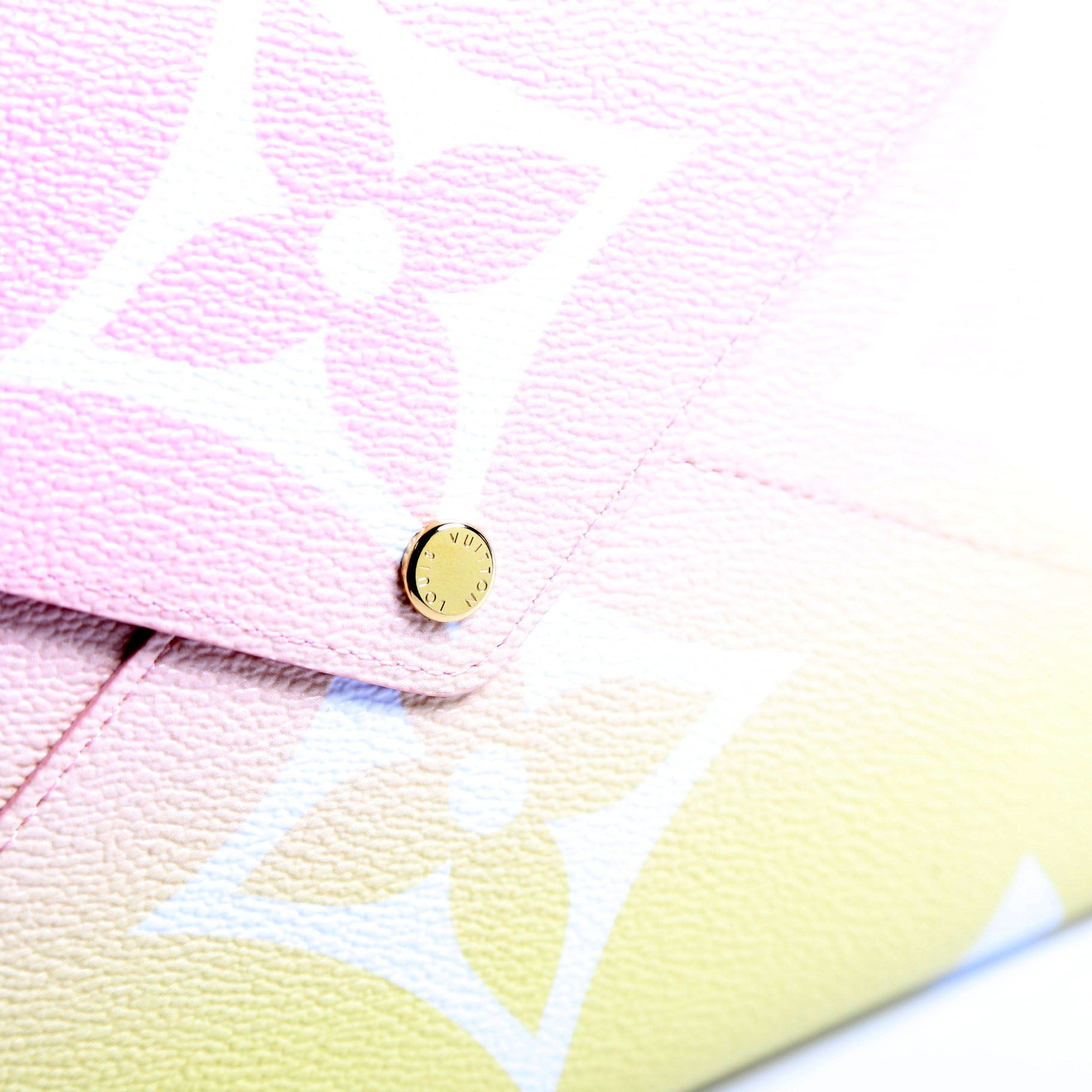 Pochette Kirigami 3-Piece By The Pool
