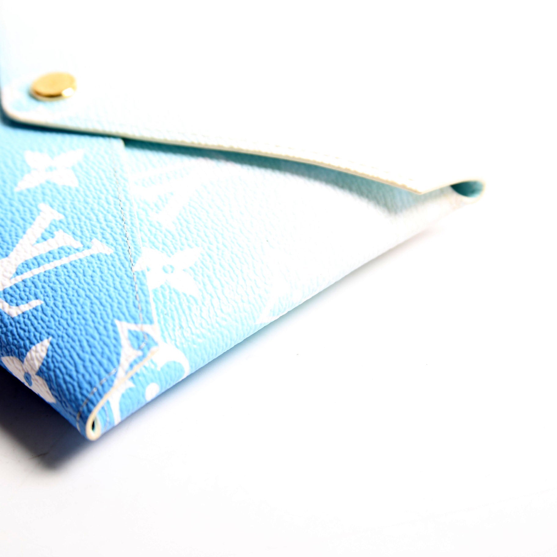 Pochette Kirigami 3-Piece By The Pool