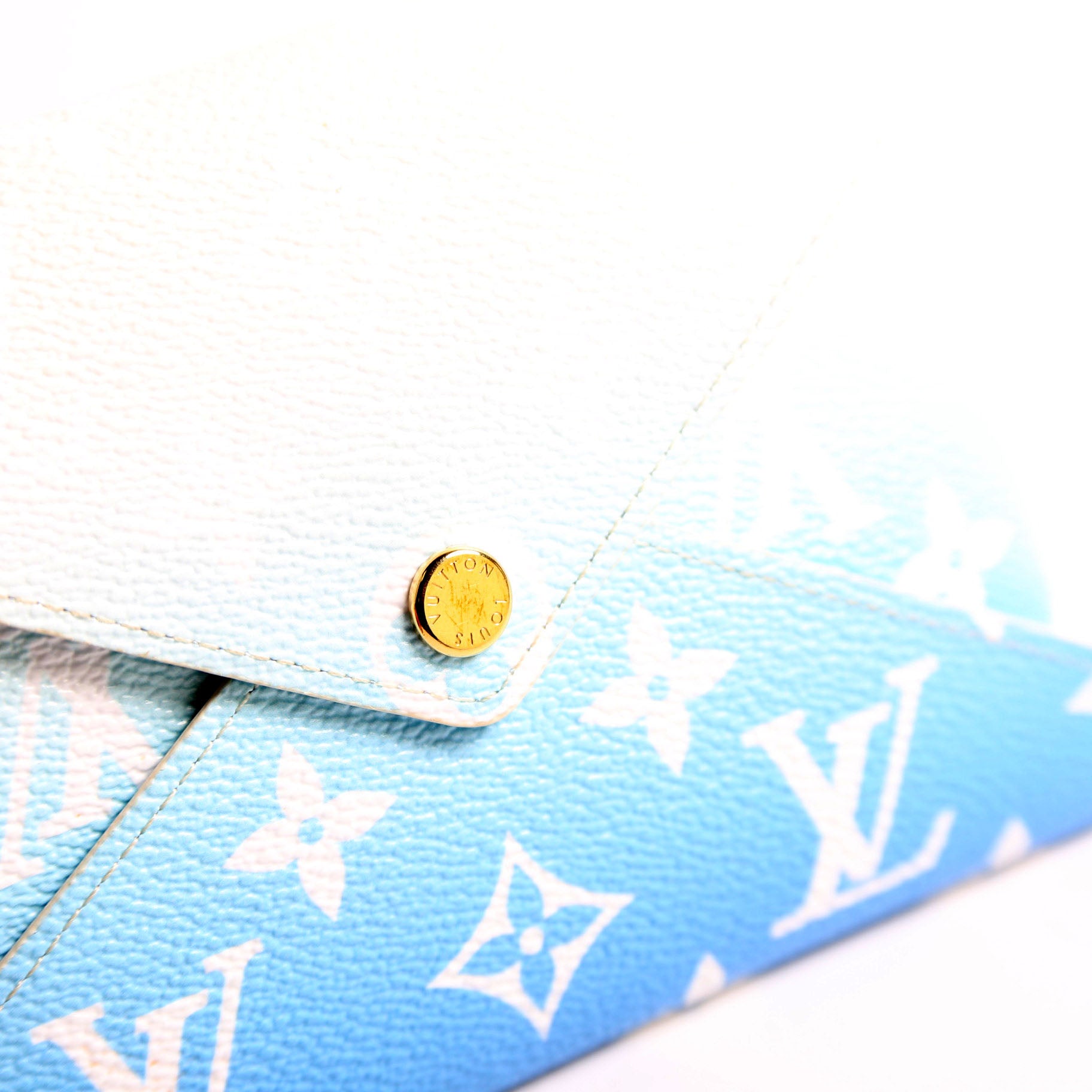 Pochette Kirigami 3-Piece By The Pool
