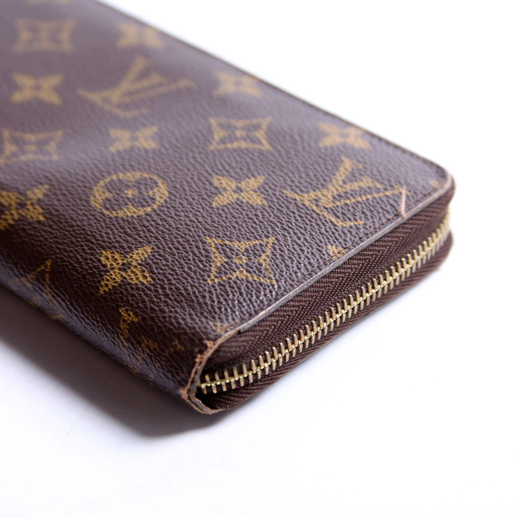 Zippy Wallet Monogram