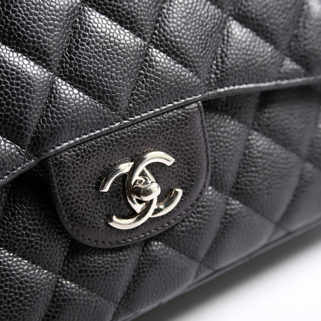 Classic Flap Jumbo Caviar 10-13M
