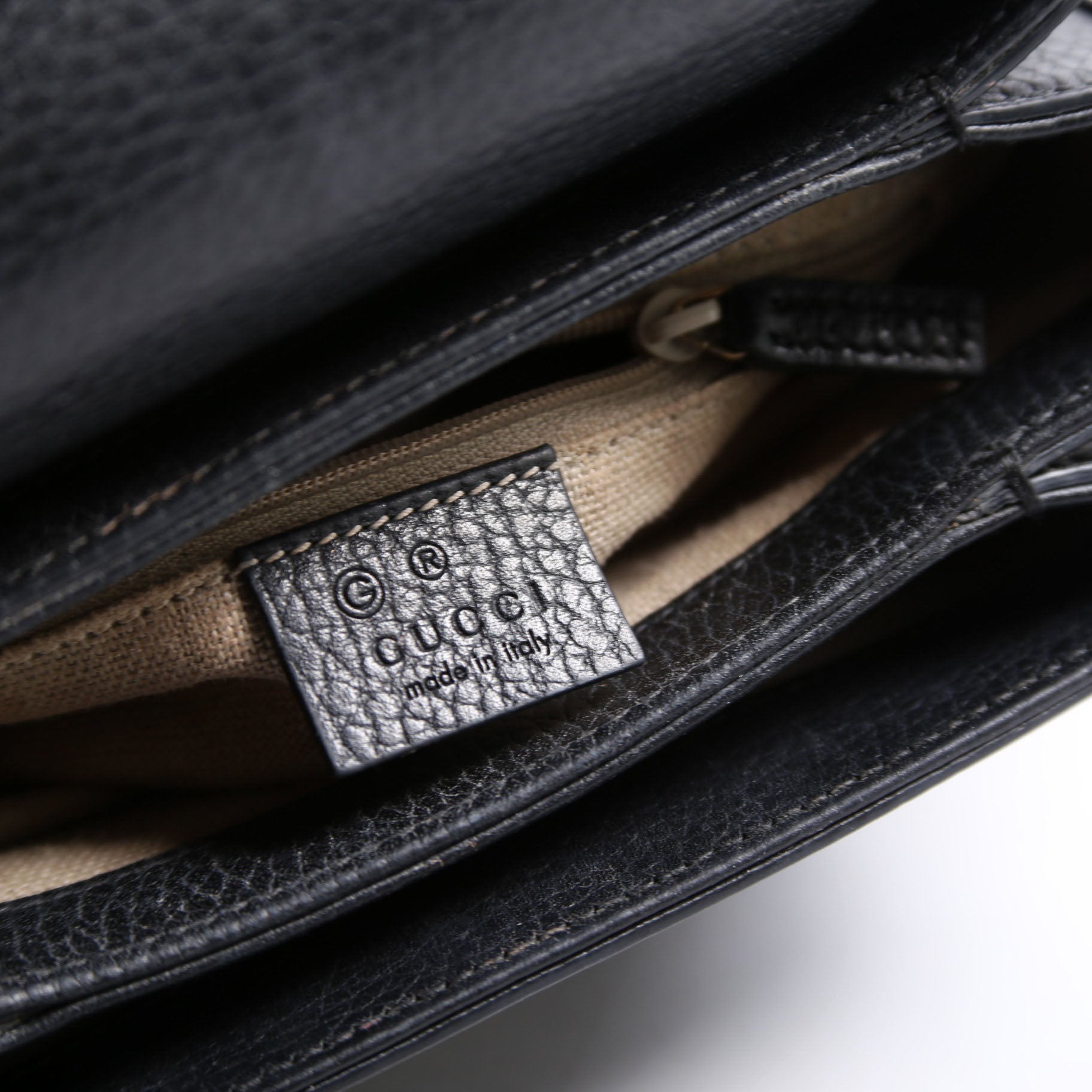 Gucci 607720 Interlocking Small Crossbody Black