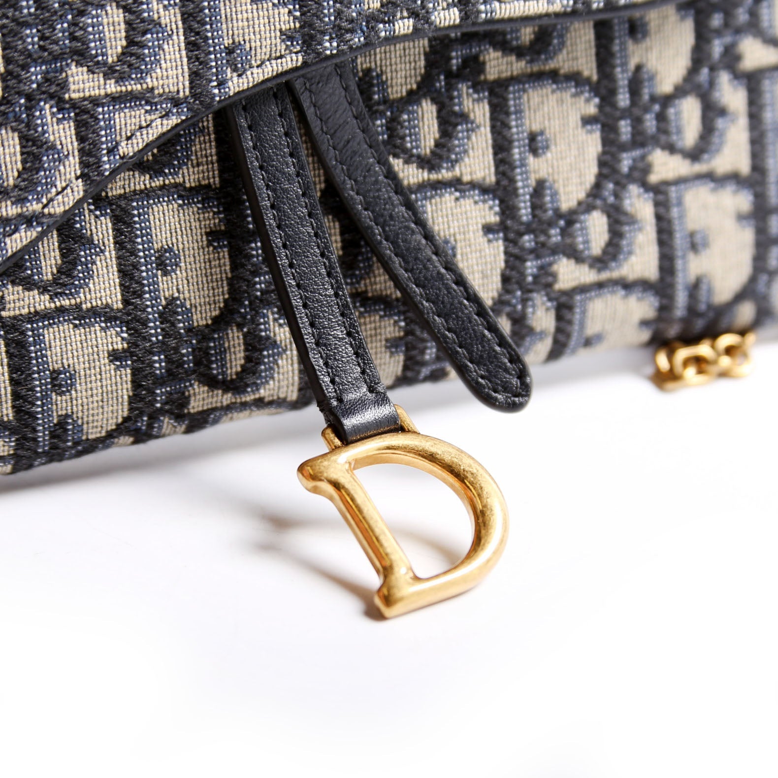 Saddle Pouch With Chain Small Oblique Navy