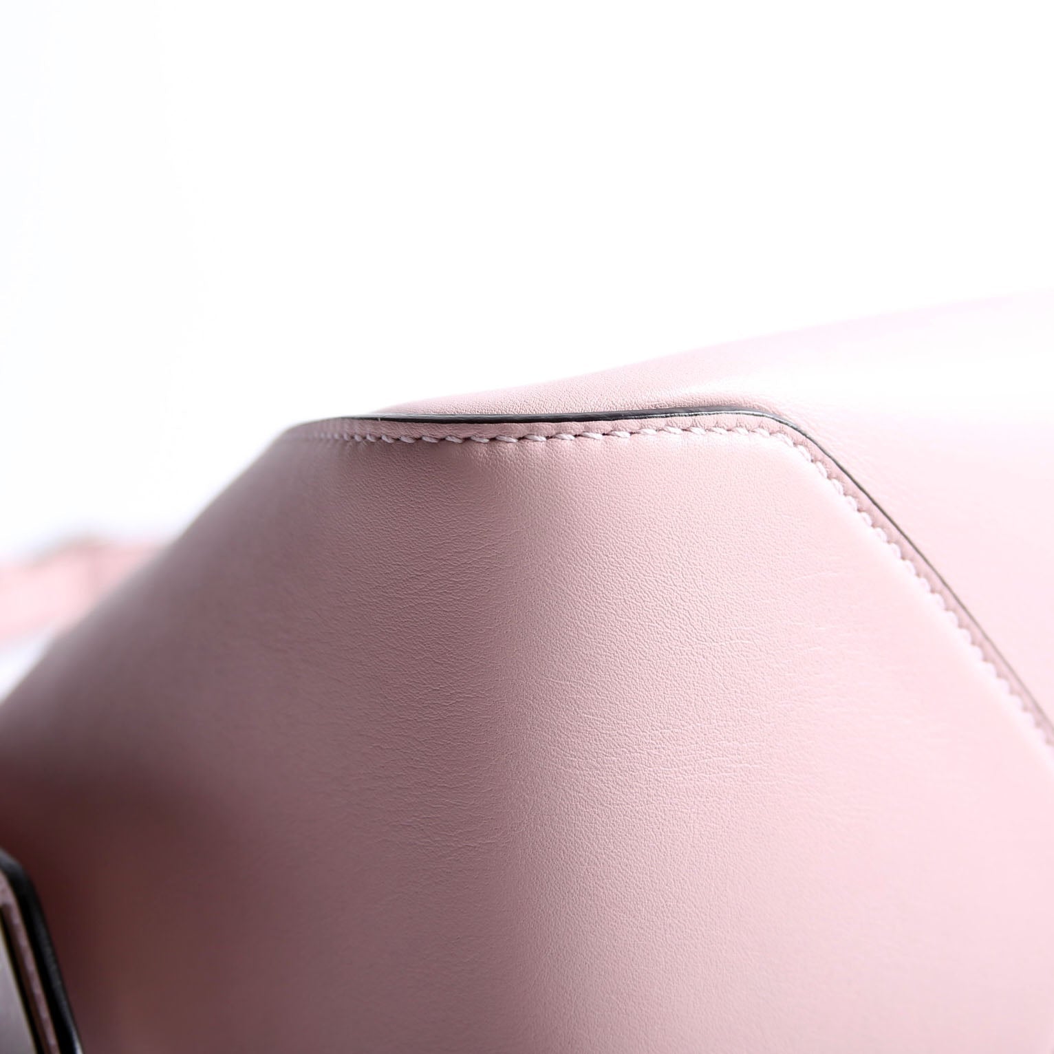 1BA365 Calfskin Supernova Medium Handbag Pink