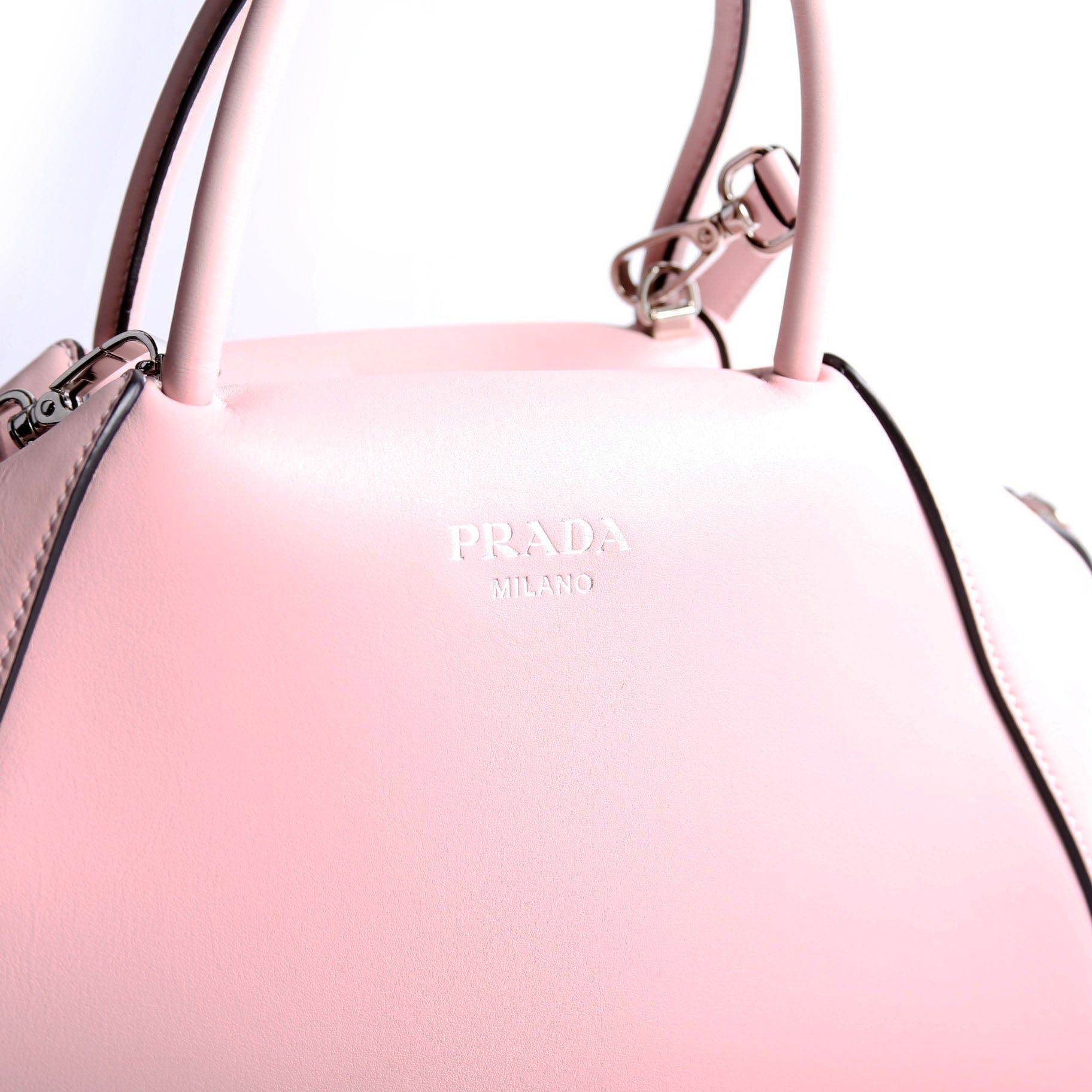 1BA365 Calfskin Supernova Medium Handbag Pink