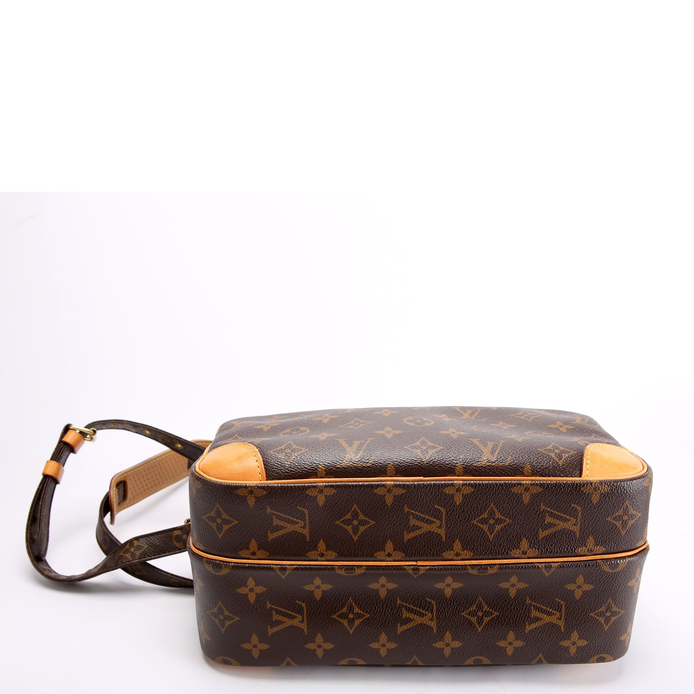 NIL Monogram