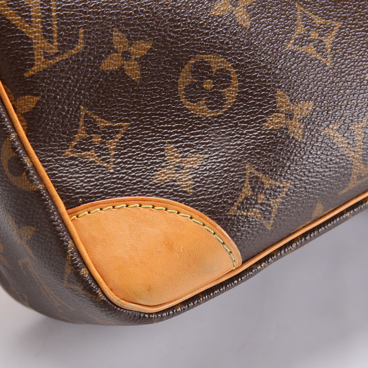 NIL Monogram
