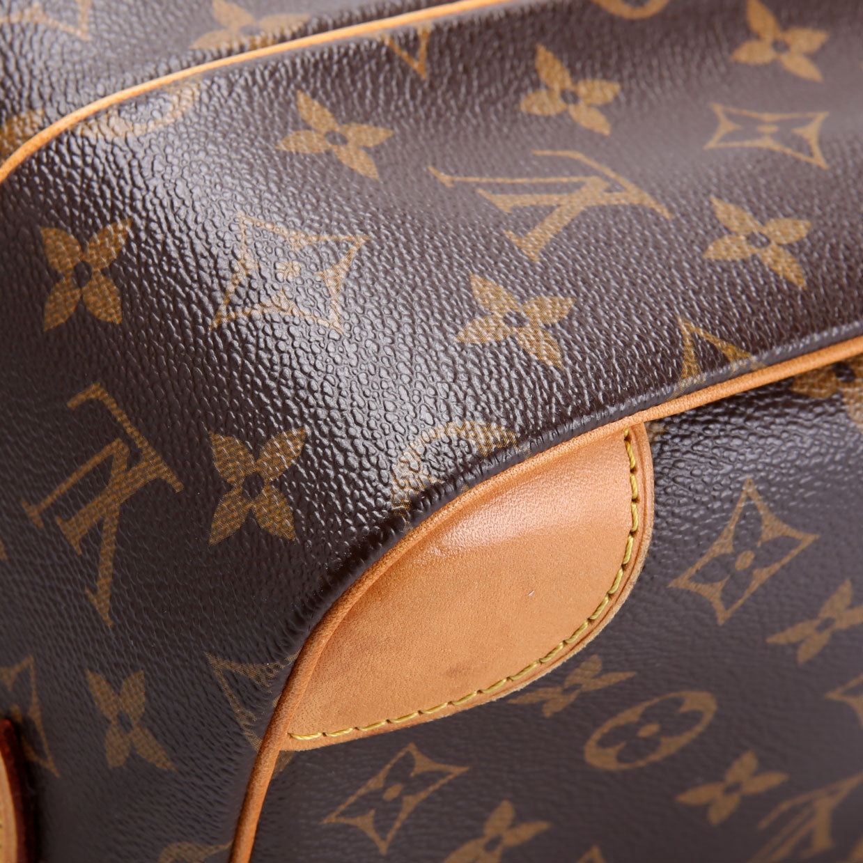 NIL Monogram
