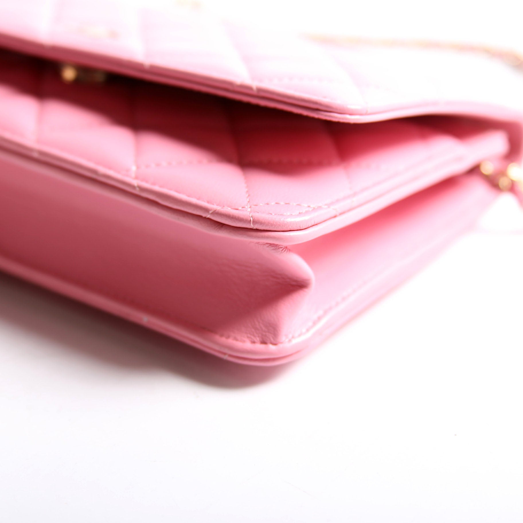 WOC Classic Quitled Lambskin RFID Pink