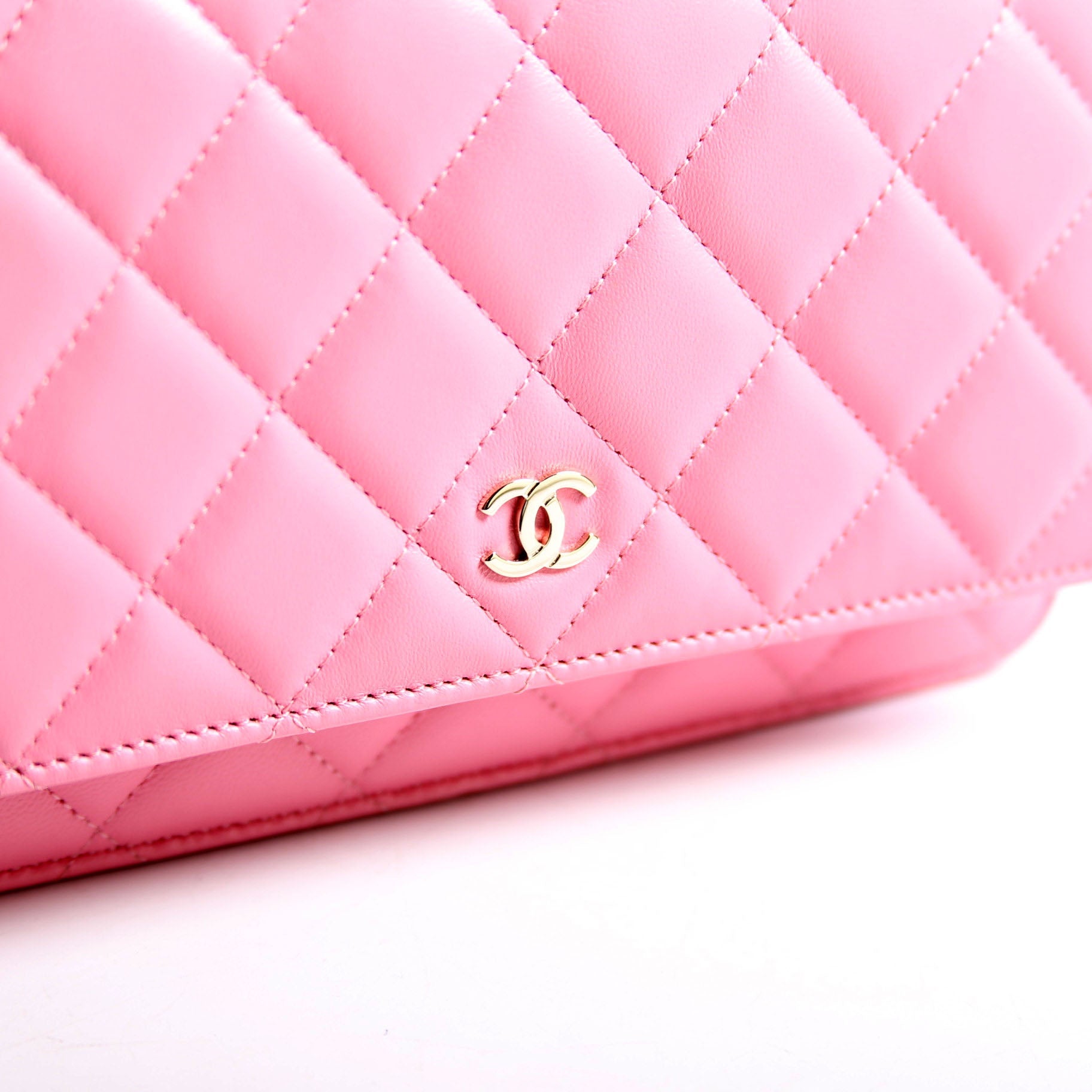 WOC Classic Quitled Lambskin RFID Pink
