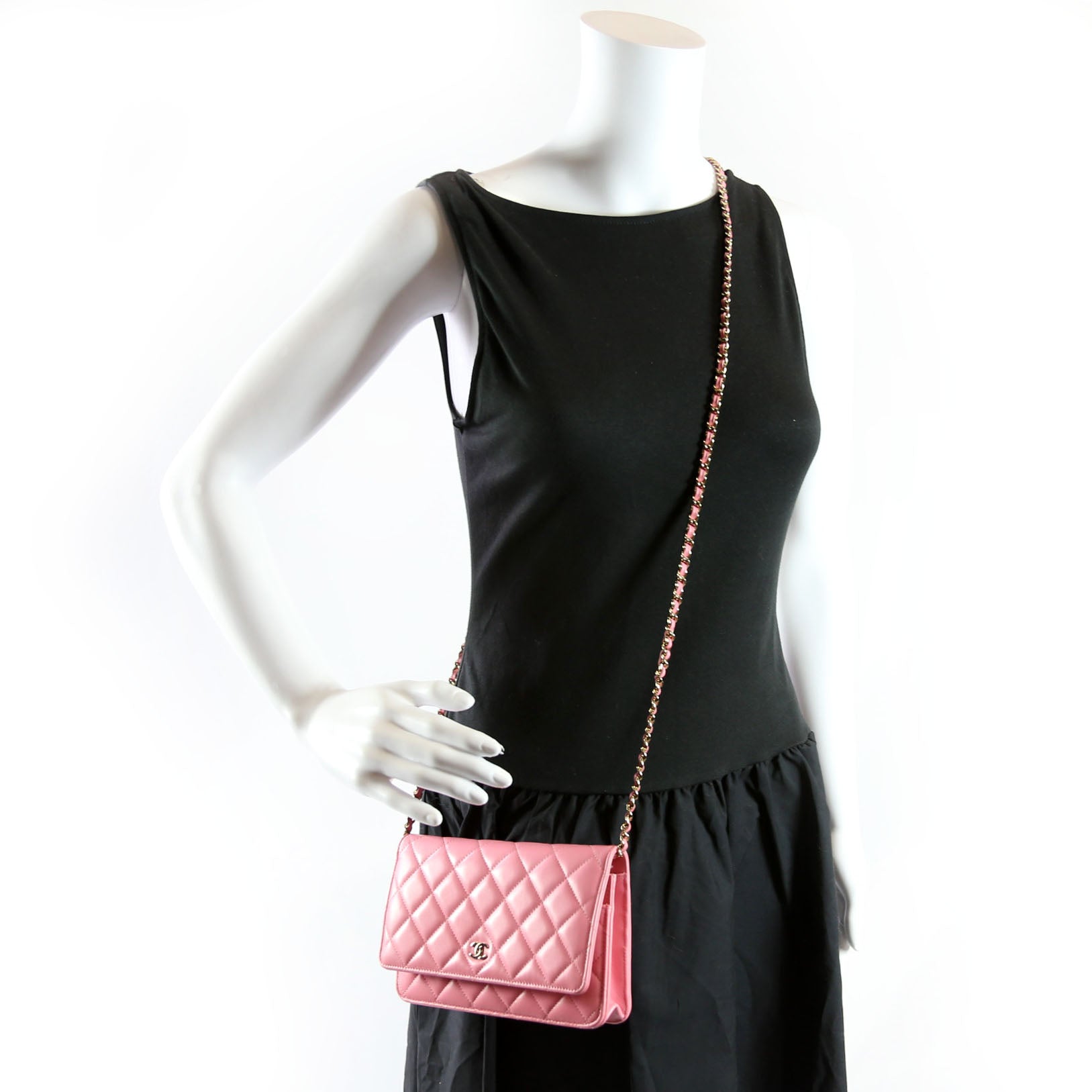 WOC Classic Quitled Lambskin RFID Pink