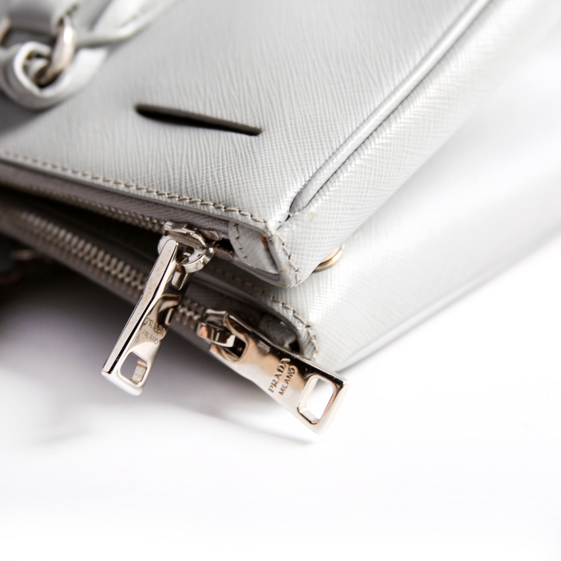 Saffiano Galleria Medium Grey