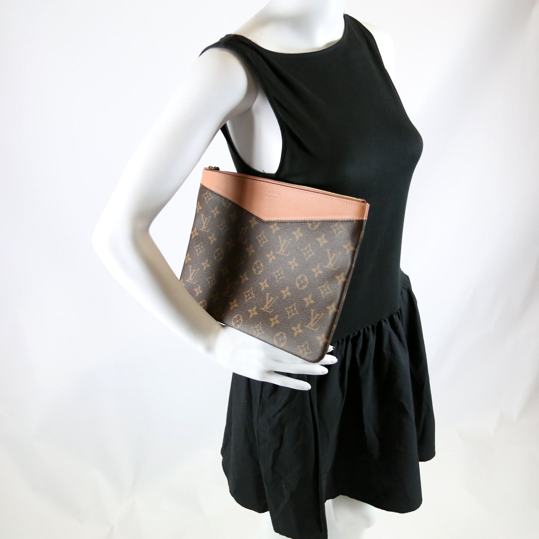 Daily Pouch Monogram Blush
