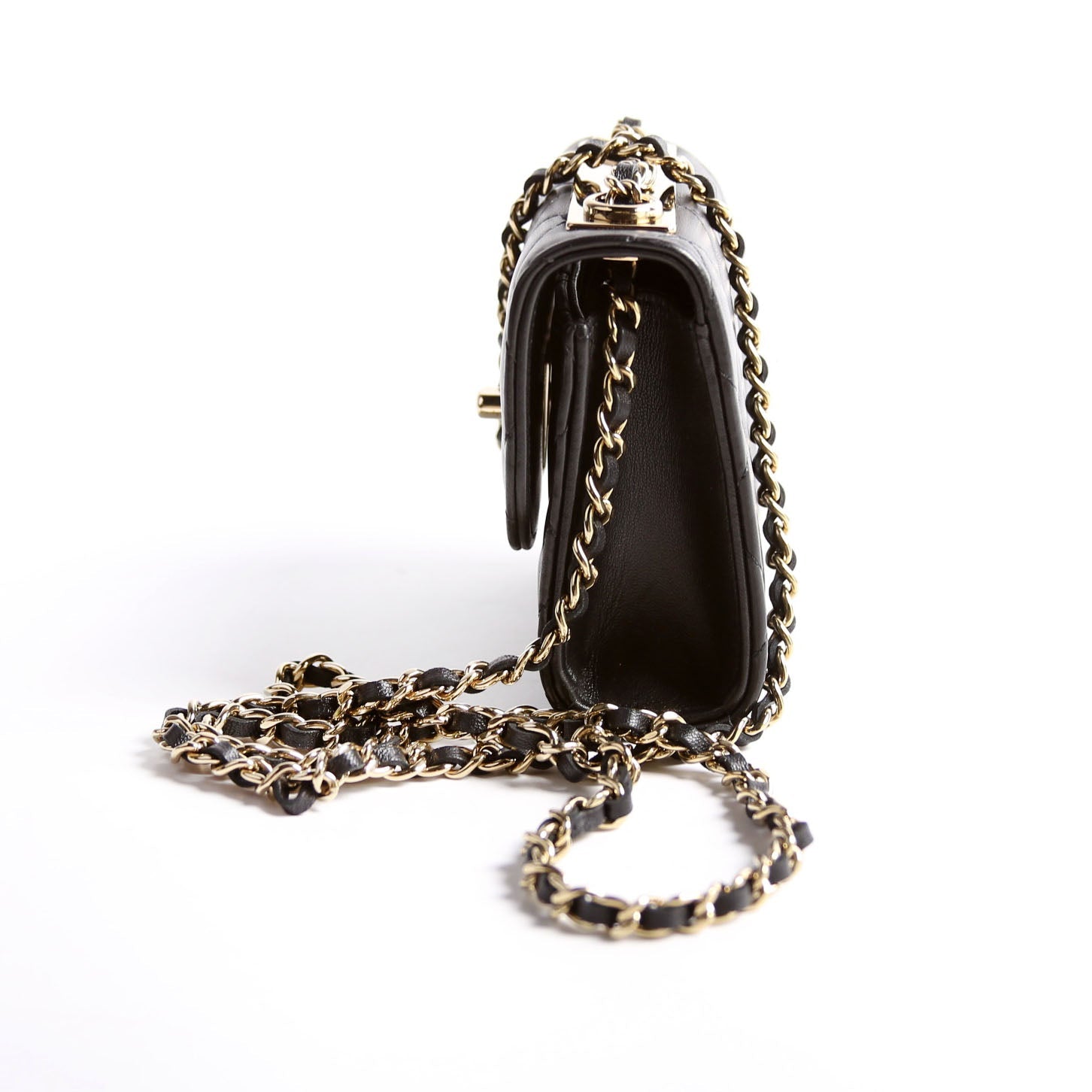 Trendy CC Clutch With Chain Quilted Lambskin 32M Black