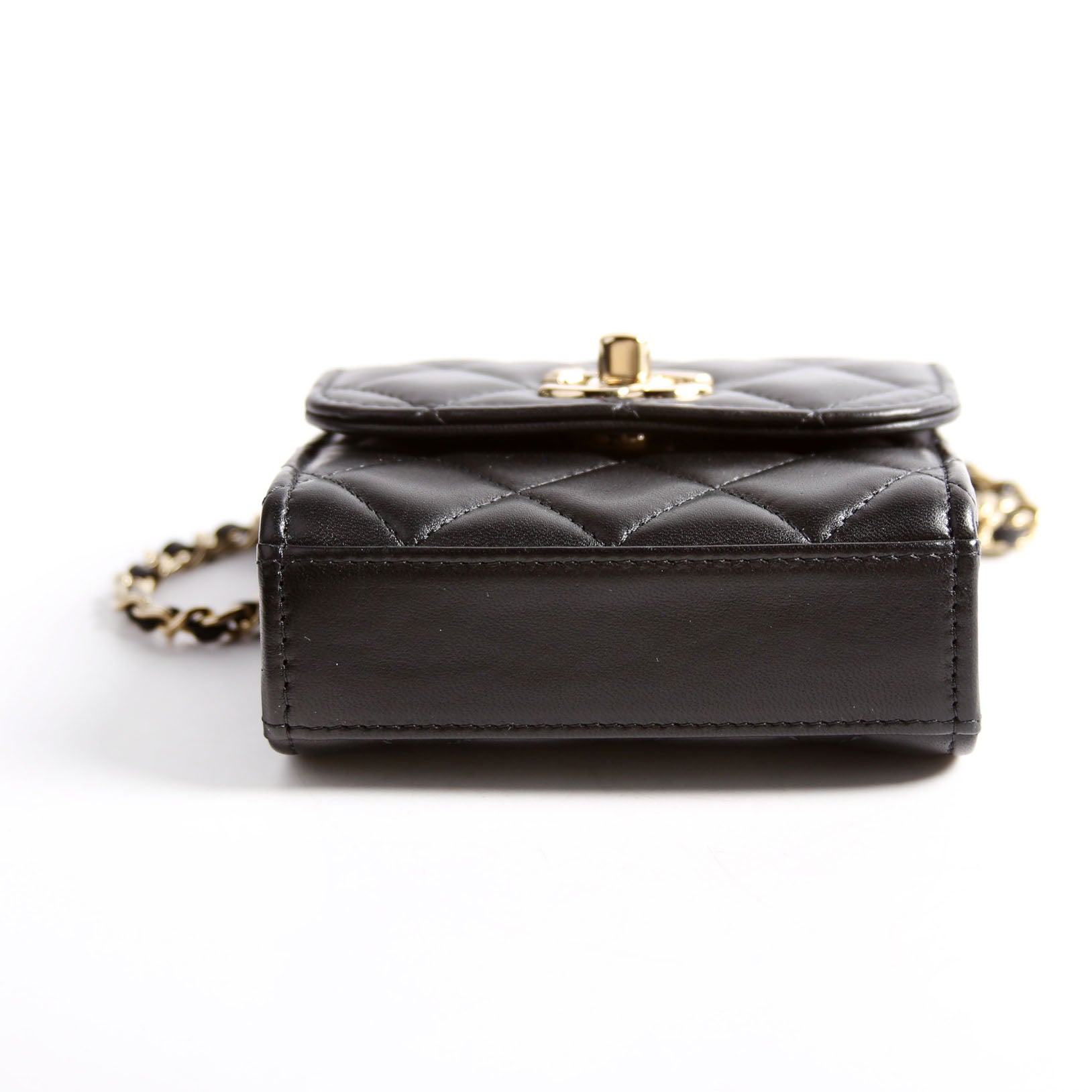 Trendy CC Clutch With Chain Quilted Lambskin 32M Black