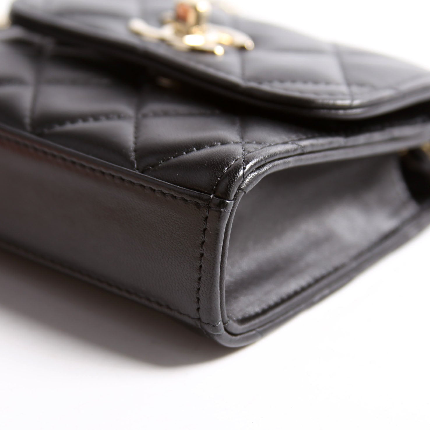 Trendy CC Clutch With Chain Quilted Lambskin 32M Black