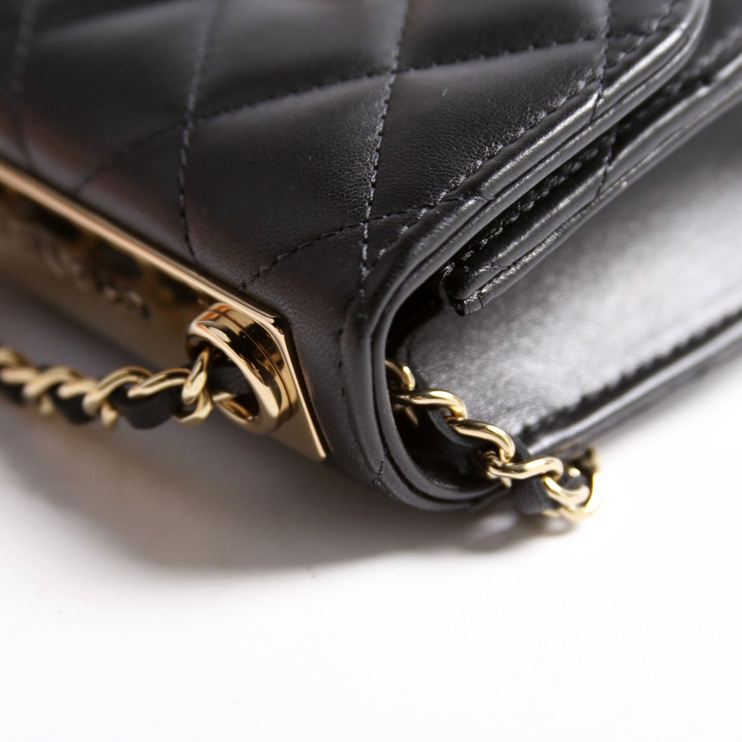 Trendy CC Clutch With Chain Quilted Lambskin 32M Black