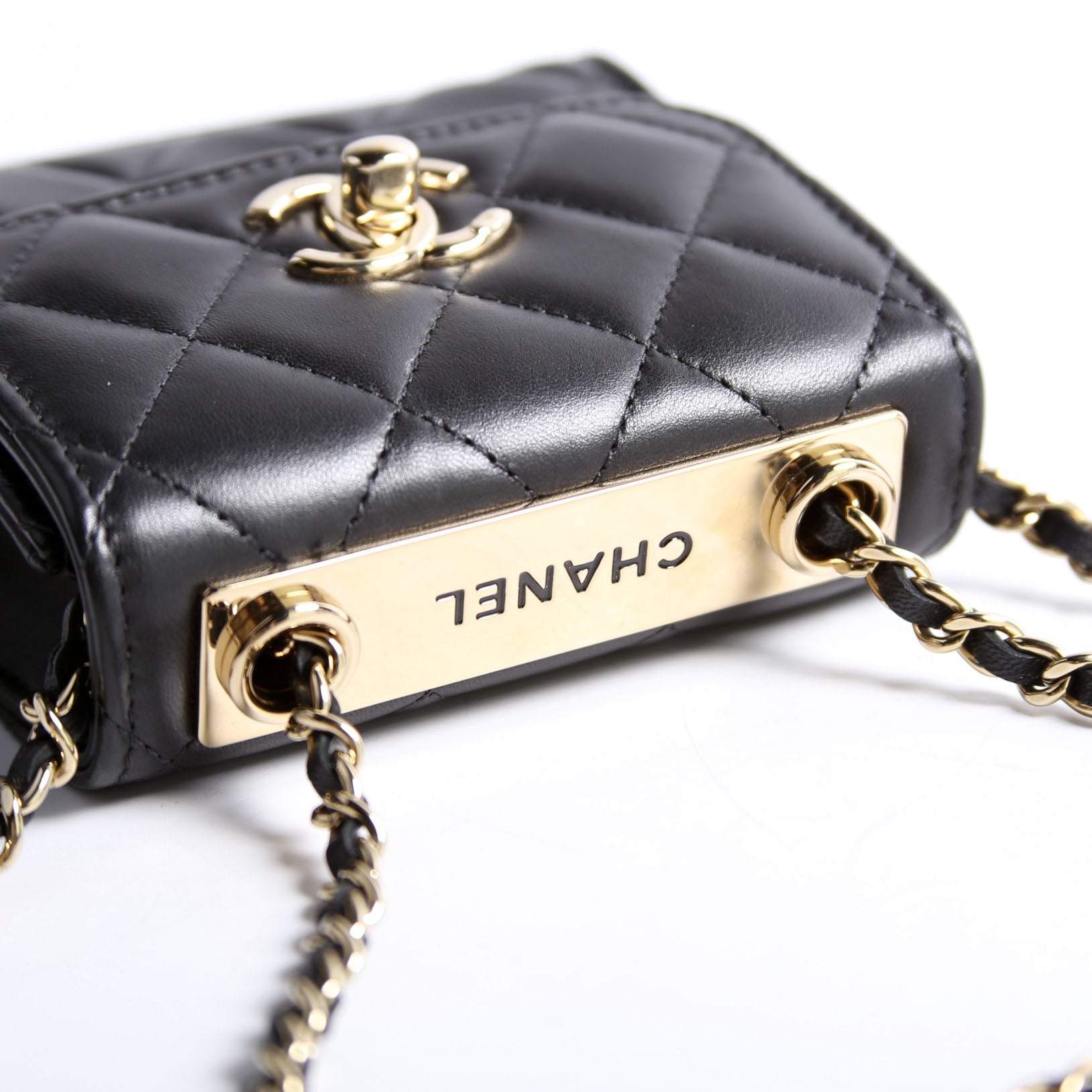 Trendy CC Clutch With Chain Quilted Lambskin 32M Black