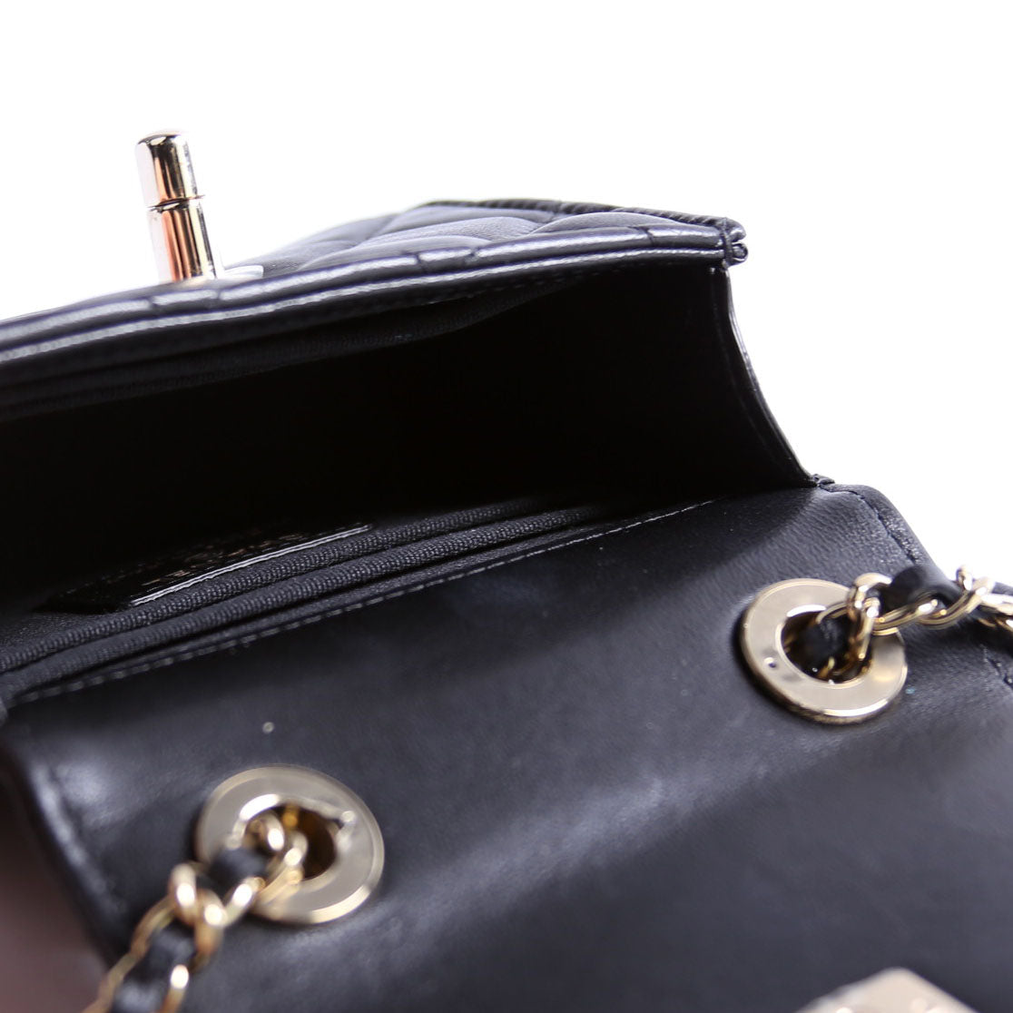 Trendy CC Clutch With Chain Quilted Lambskin 32M Black