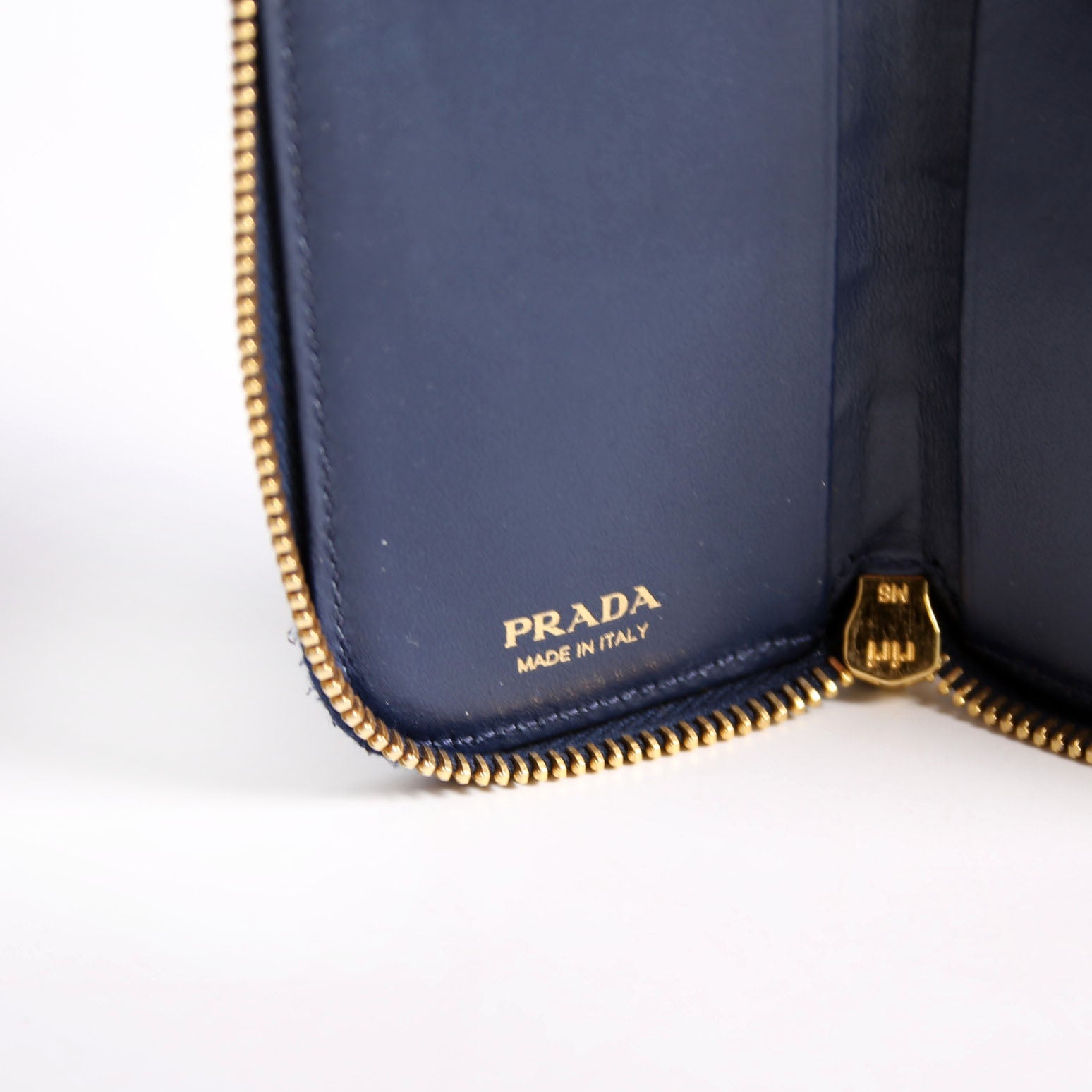 Vitello Move Zip Around Key Holder Blue