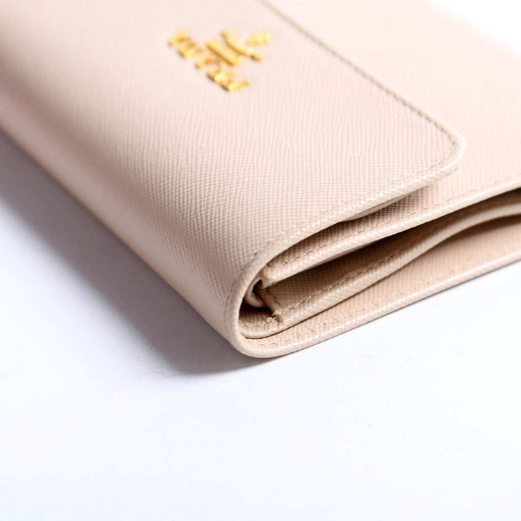 1M0170 Saffiano Trifold Wallet Beige