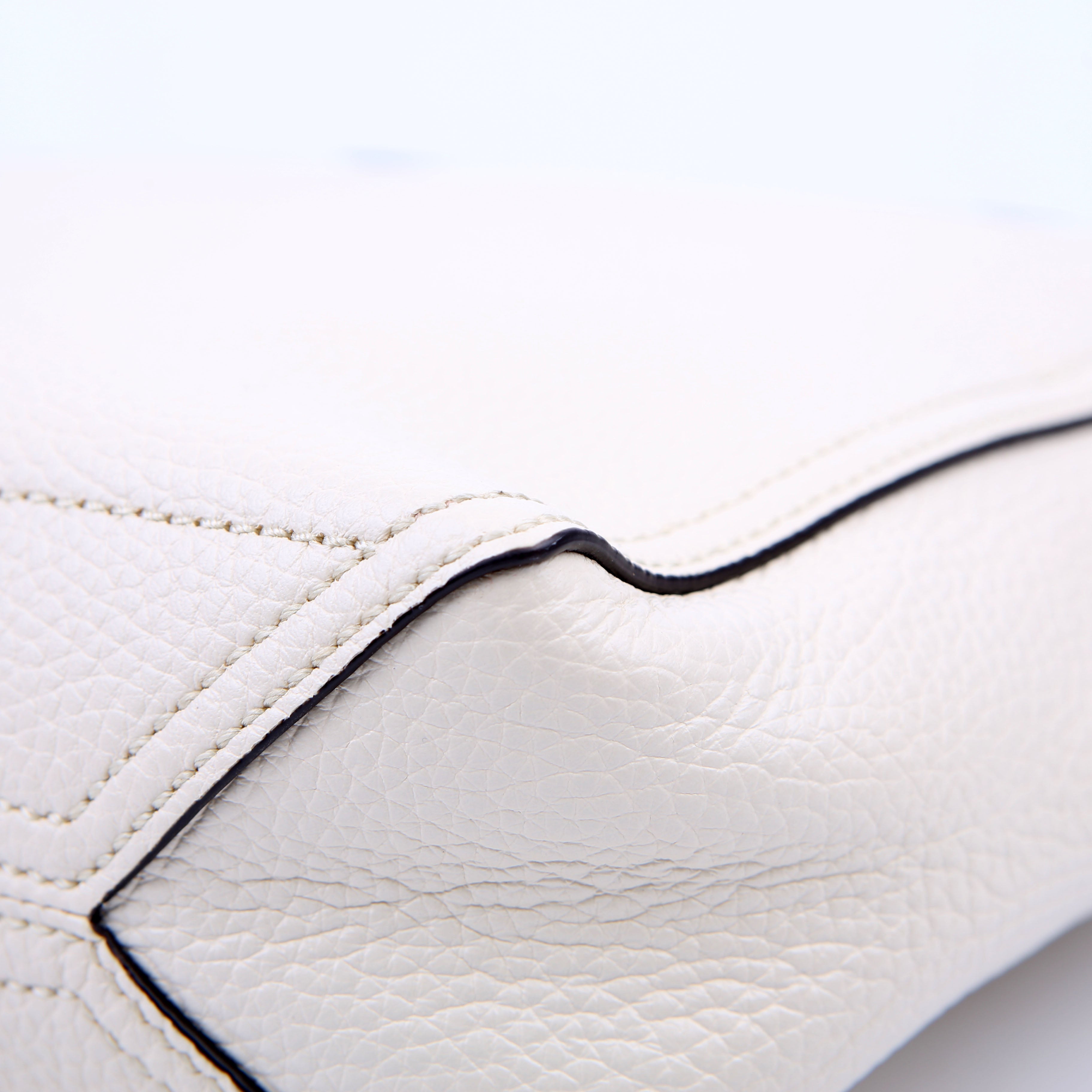 Gucci 779831 Dahlia Tote with Pouch White