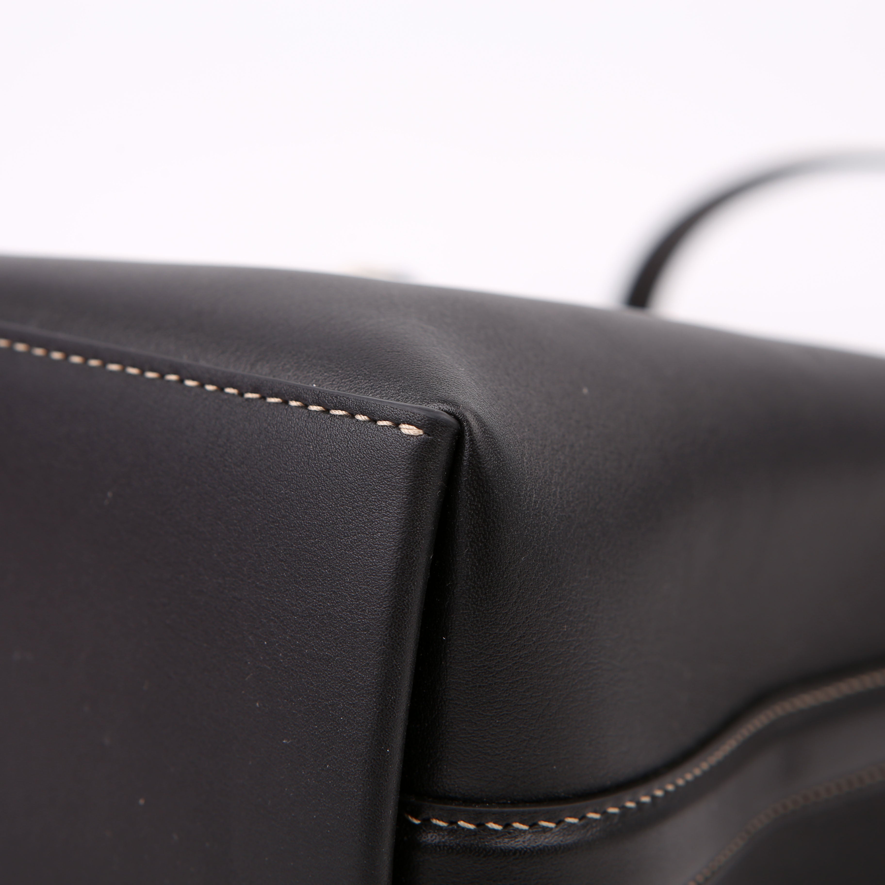 815118 GG Emblem Bucket Small Black