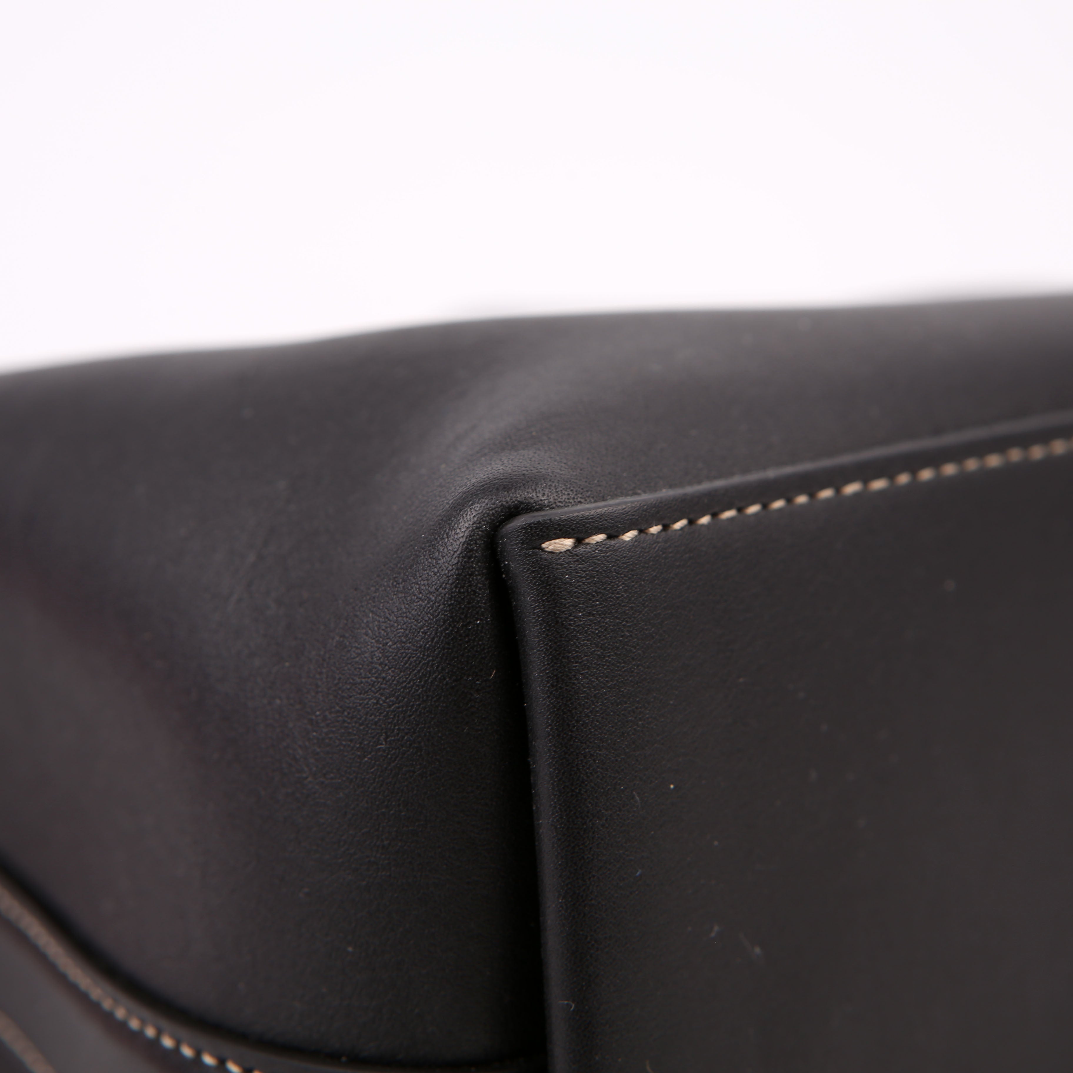 815118 GG Emblem Bucket Small Black