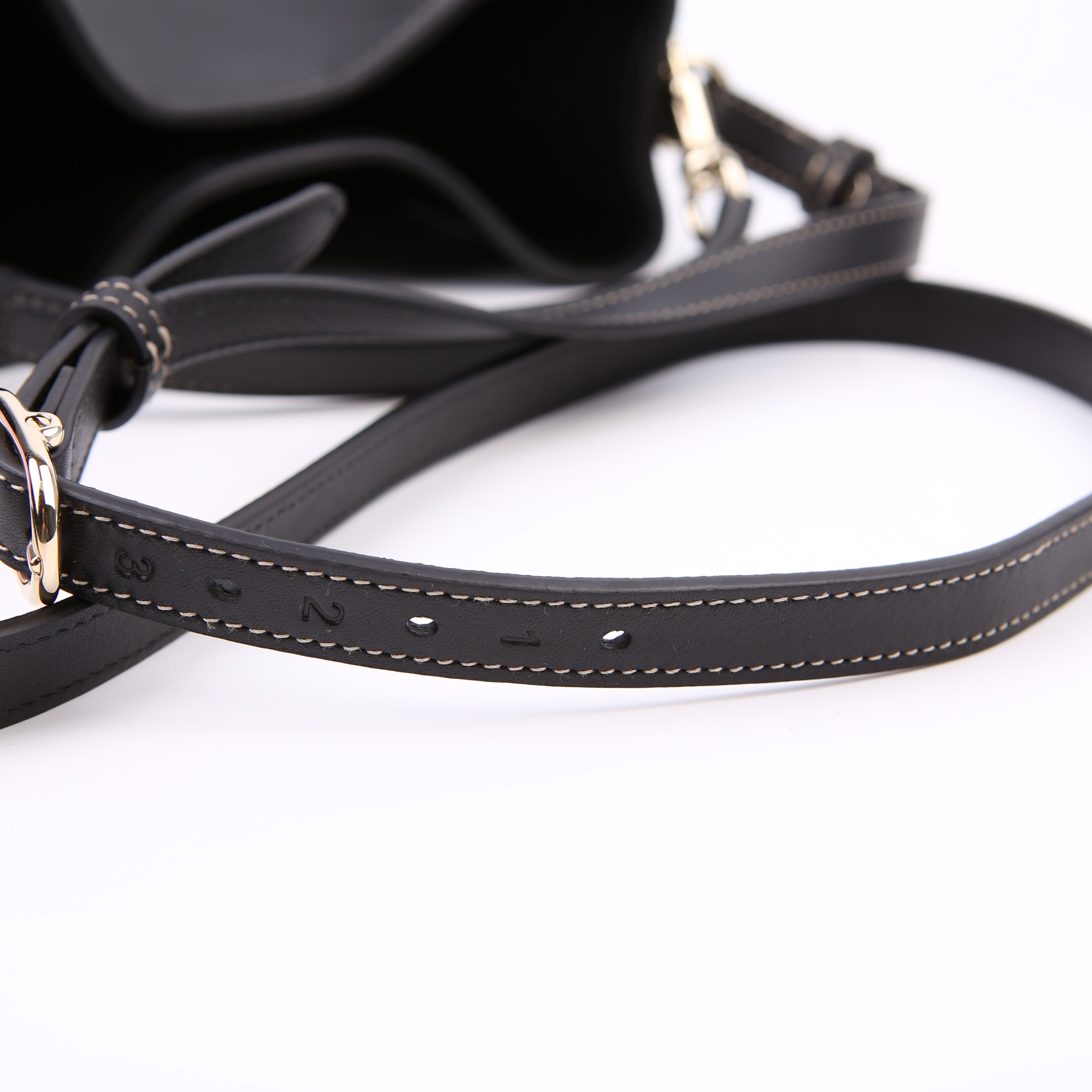 815118 GG Emblem Bucket Small Black