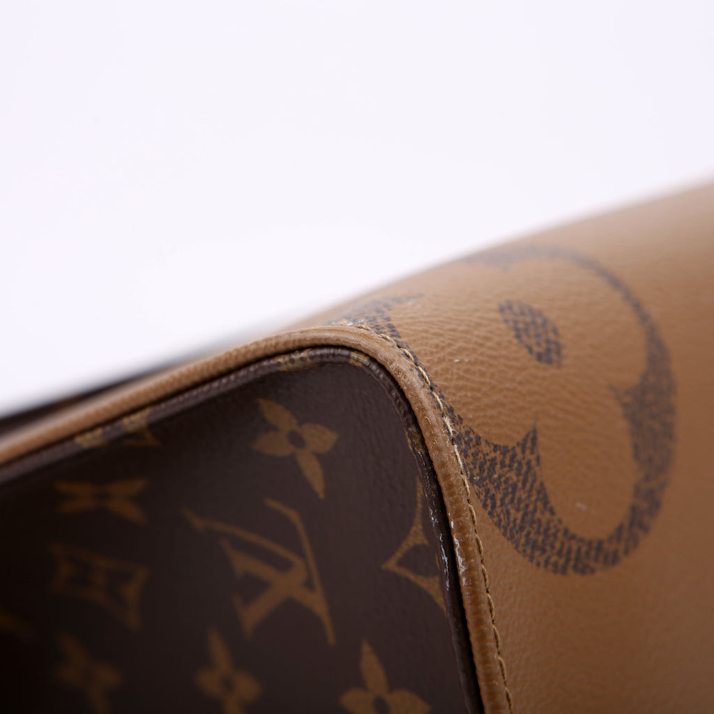 ONTHEGO MM Reverse Monogram Black