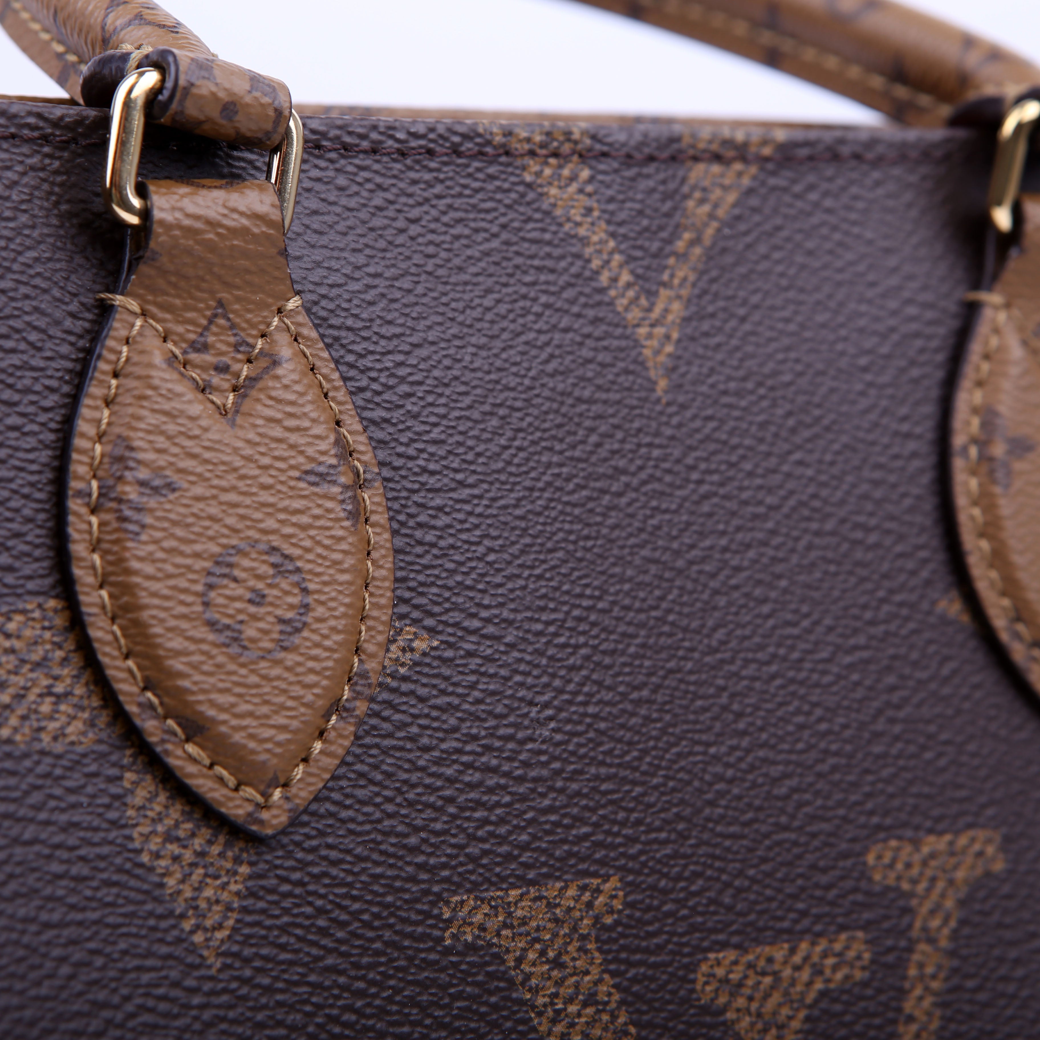 ONTHEGO MM Reverse Monogram Black
