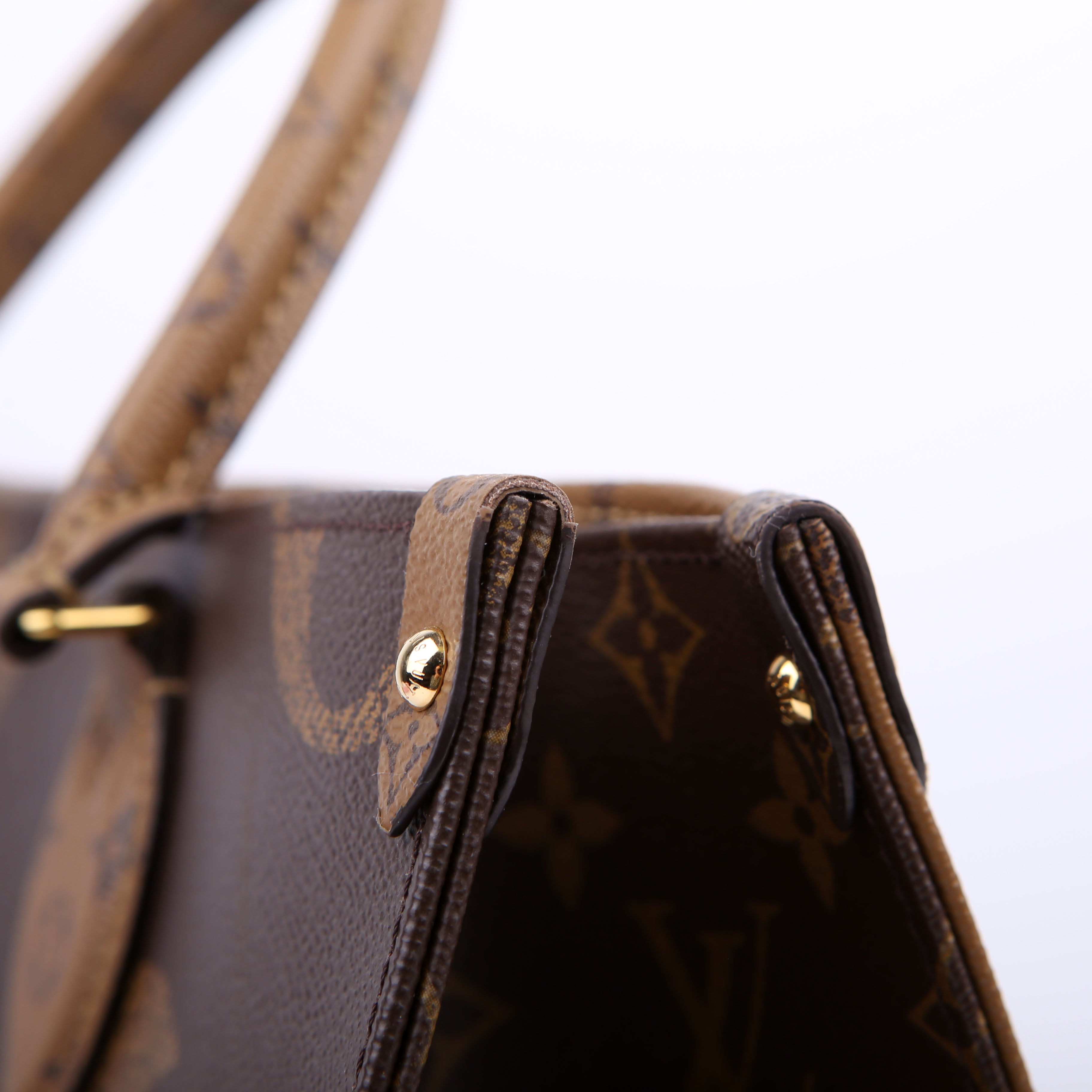 ONTHEGO MM Reverse Monogram Black