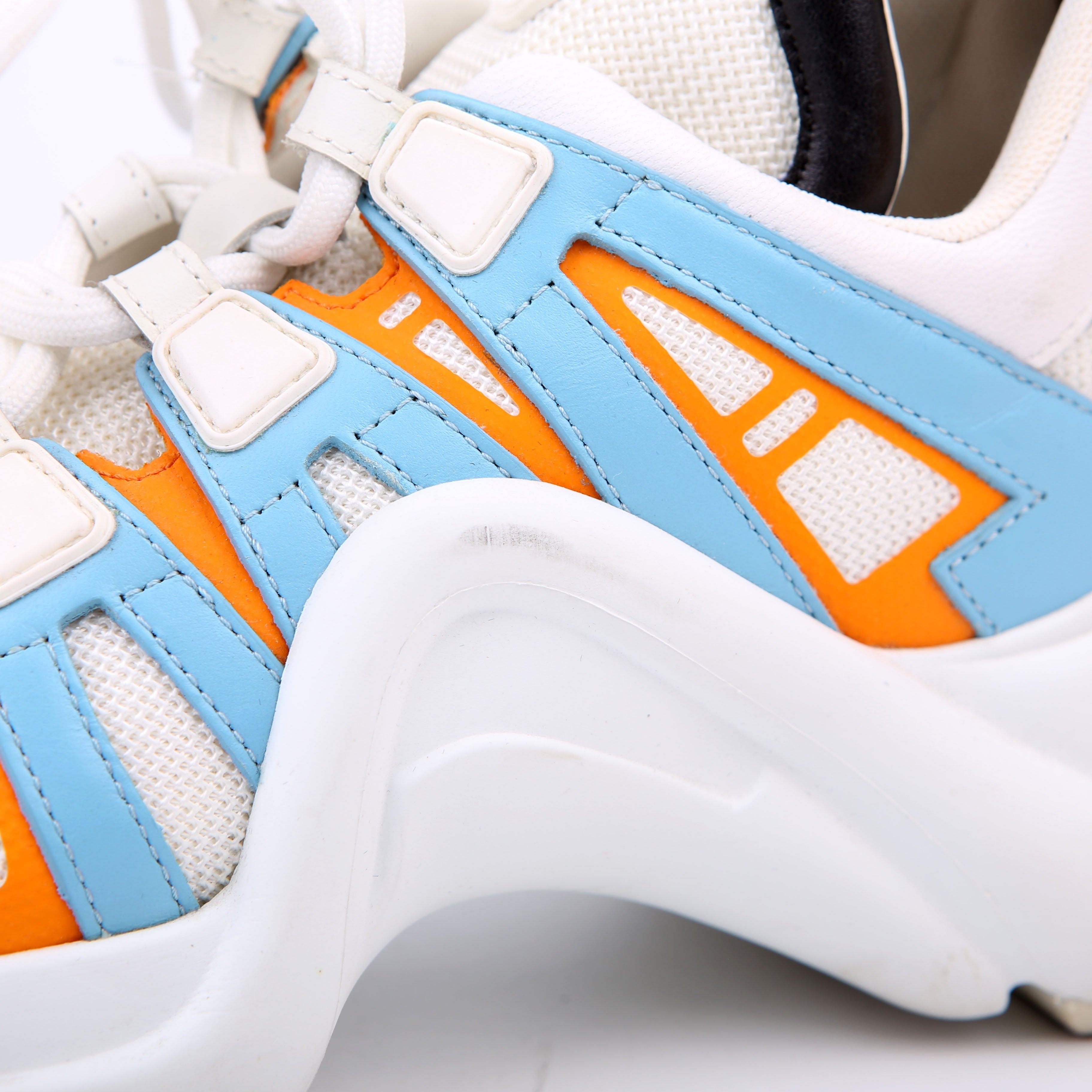 Archlight Sneakers Size 35.5