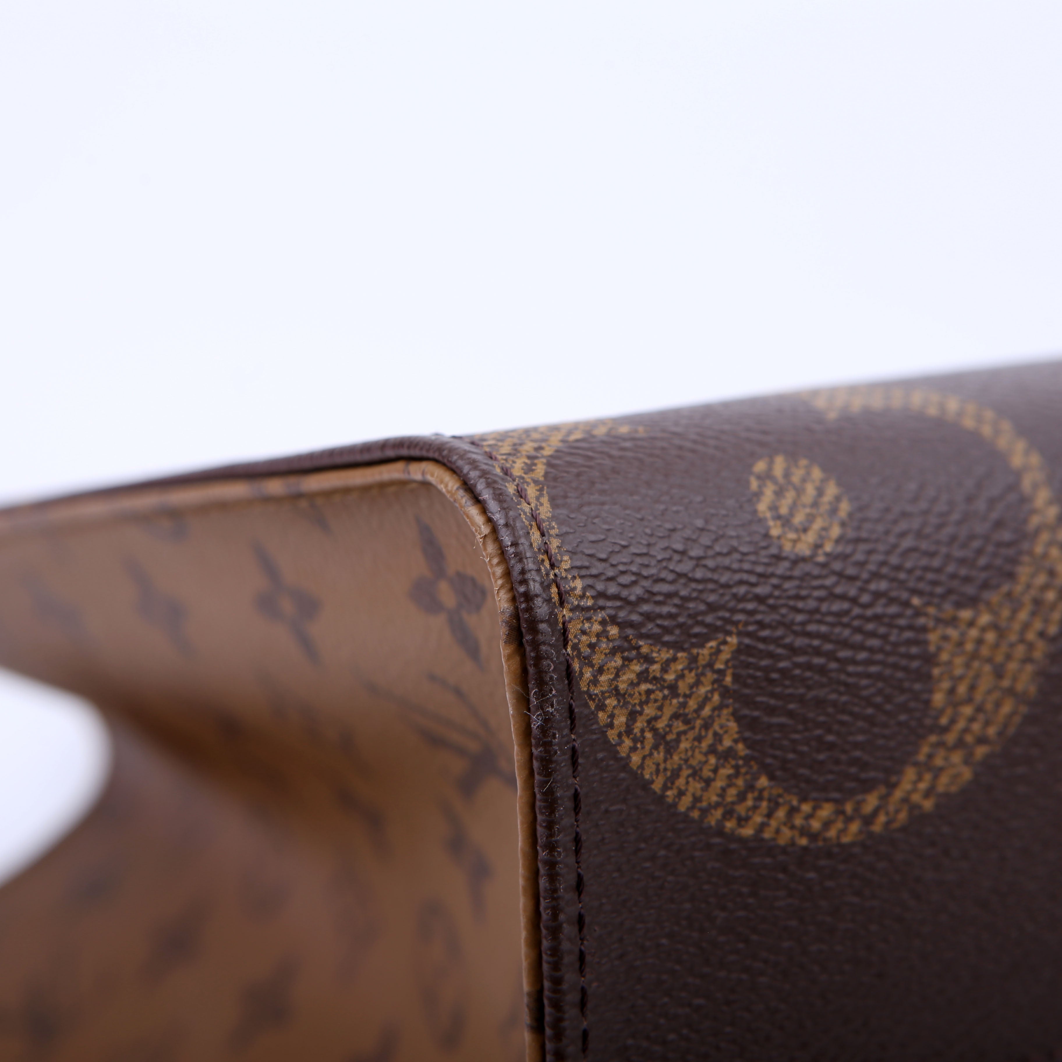 ONTHEGO MM Reverse Monogram